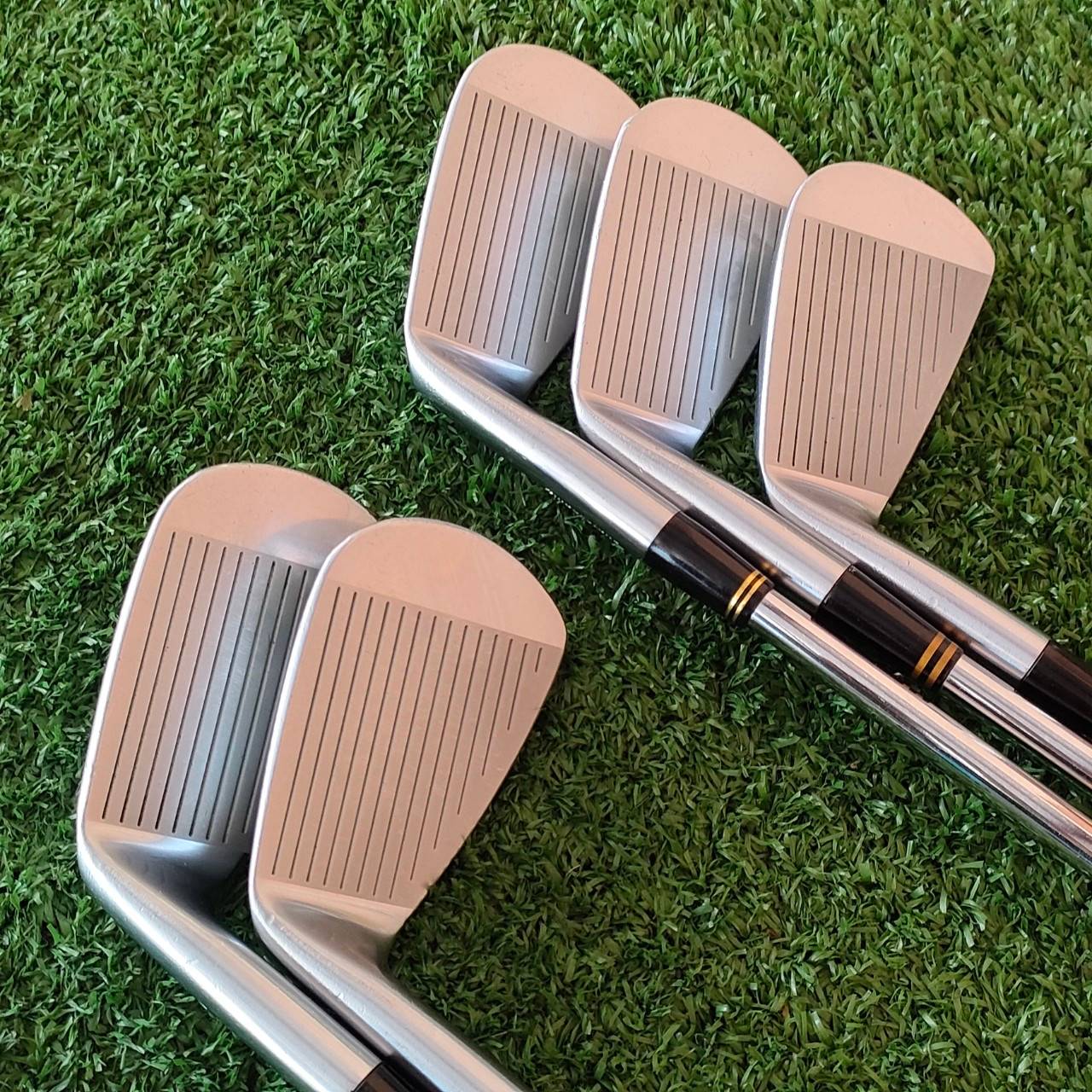 ชุดเหล็ก TOURSTAGE X-BLADE CB มีเหล็ก 6 - 9 เเละ PW ก้าน N.SPRO 950 GH FLEX S ก้านเหล็กพรีเมี่ยม น้ำหนักเบา ไม้กอล์ฟมือสอง ของแท้ BY NakaraLuxurious