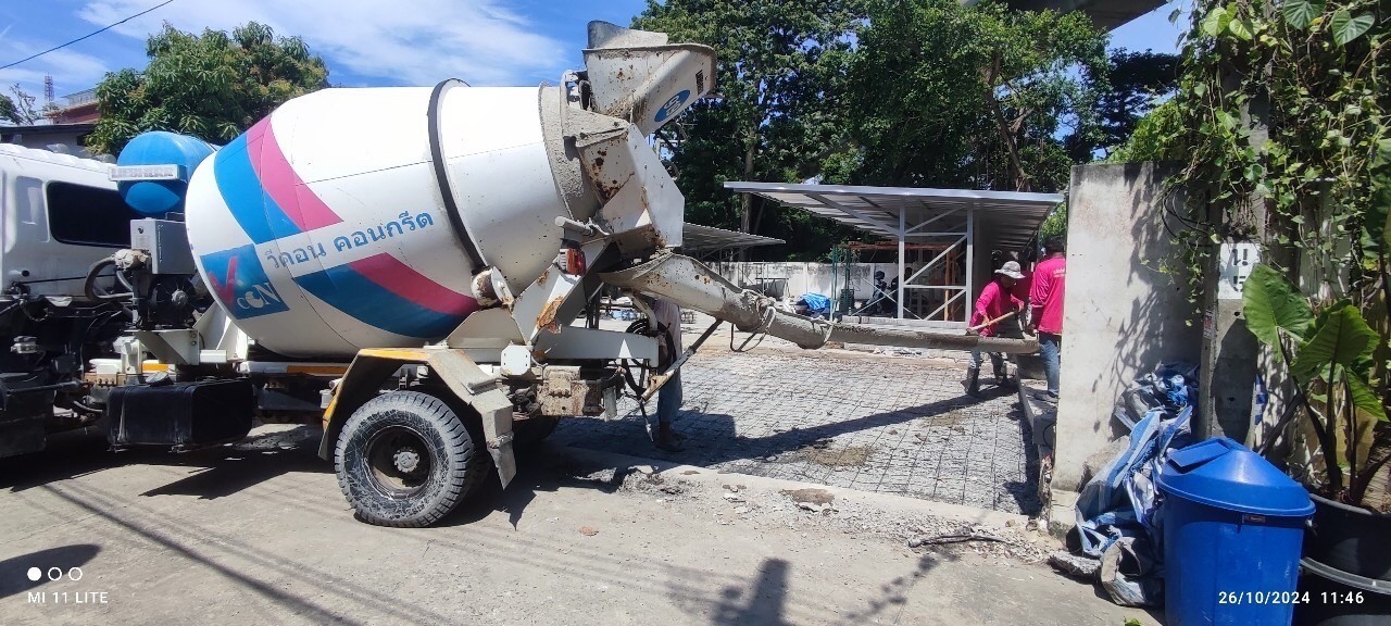 ลานที่จอดรถ อาจารย์หมอ ร.พ.ศิริราช