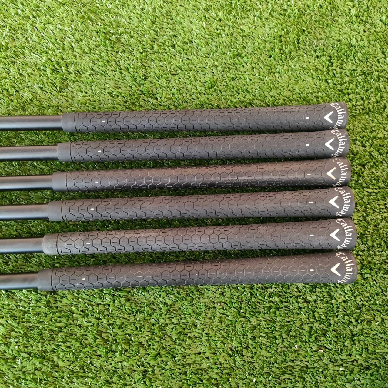 ชุดเหล็ก CALLAWAY RAZR X มีเหล็ก 5-9 เเละ PW ก้าน CALLAWAY FLEX A เป็น Flex amature มือสมัครเล่น ก้านอ่อน เบาสบาย ตีง่ายๆนุ่มๆ ตีสนุก มันส์ ระยะดีเลยครับ