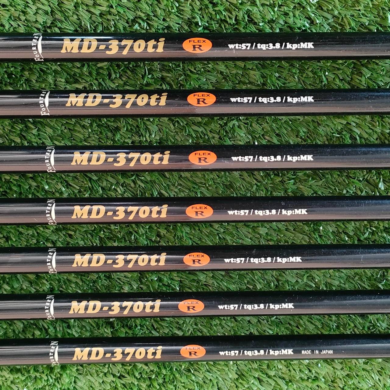 ชุดเหล็ก FOURTEEN TC-550 มีเหล็ก 4-9 เเละ PW ก้าน MD-370TI FLEX R เหล็กพรีเมี่ยม FORGED JAPAN ระดับปรมาจารย์เลยครับ และยัง เป็นใบ CAVITY ซึ่งตีง่าย และใช้วัสดุได้แพงมากๆ ตีทั้งนุ่มมากๆ ความรู้สึกเหนือระดับ และสุดคุ้มค่า กับราคาที่แสนพิเศษครับ