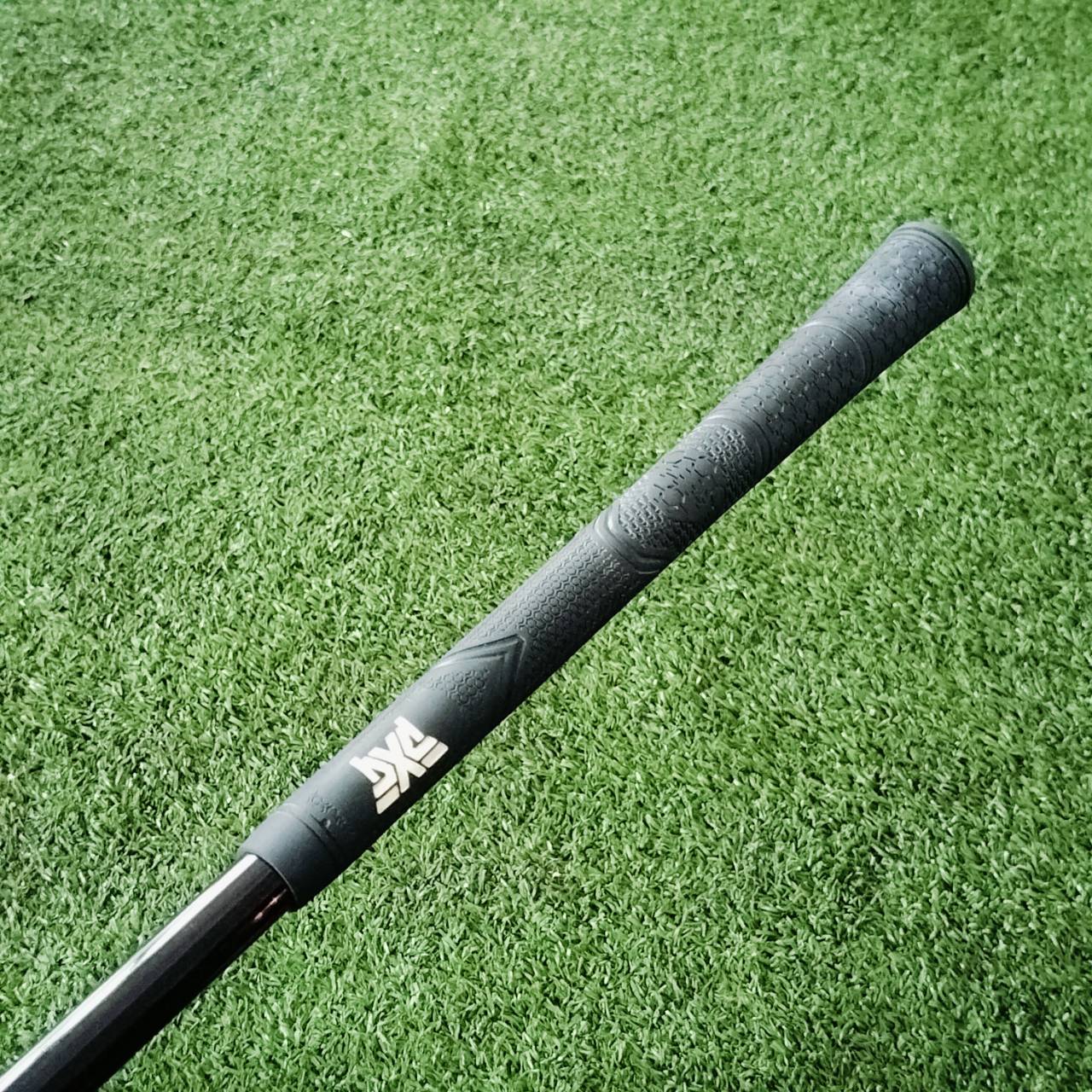 ** มีตำหนิปลายก้านลอก ** ก้าน BASSARA 43 X5ct FLEX R ความยาวเฉพาะก้าน 44.5 นิ้ว ก้านดีมาก เบามาก ติดกริพ PXG มา ของใหม่แพงมาก!!! ก้านไม้กอล์ฟพรีเมี่ยมมือสอง ของแท้ By NakaraLuxurious