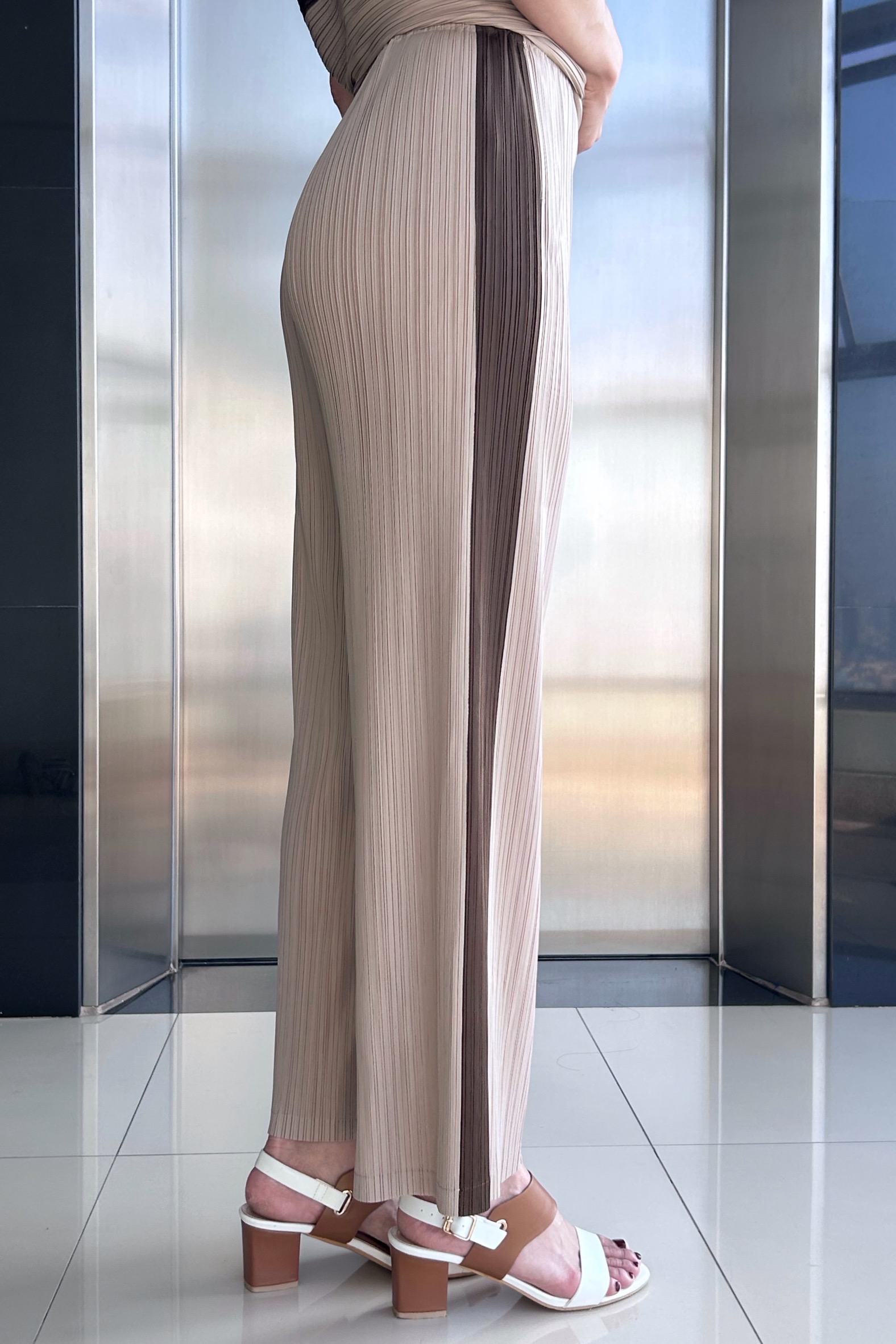 ปรับราคาลง20%!! ยาว 37.5นิ้ว 2MUAY รุ่น GJO1603 กางเกงพลีทคุณภาพ SIDE STRIPED TWO TONE PLEATED PANTS 6 สี FREE SIZE