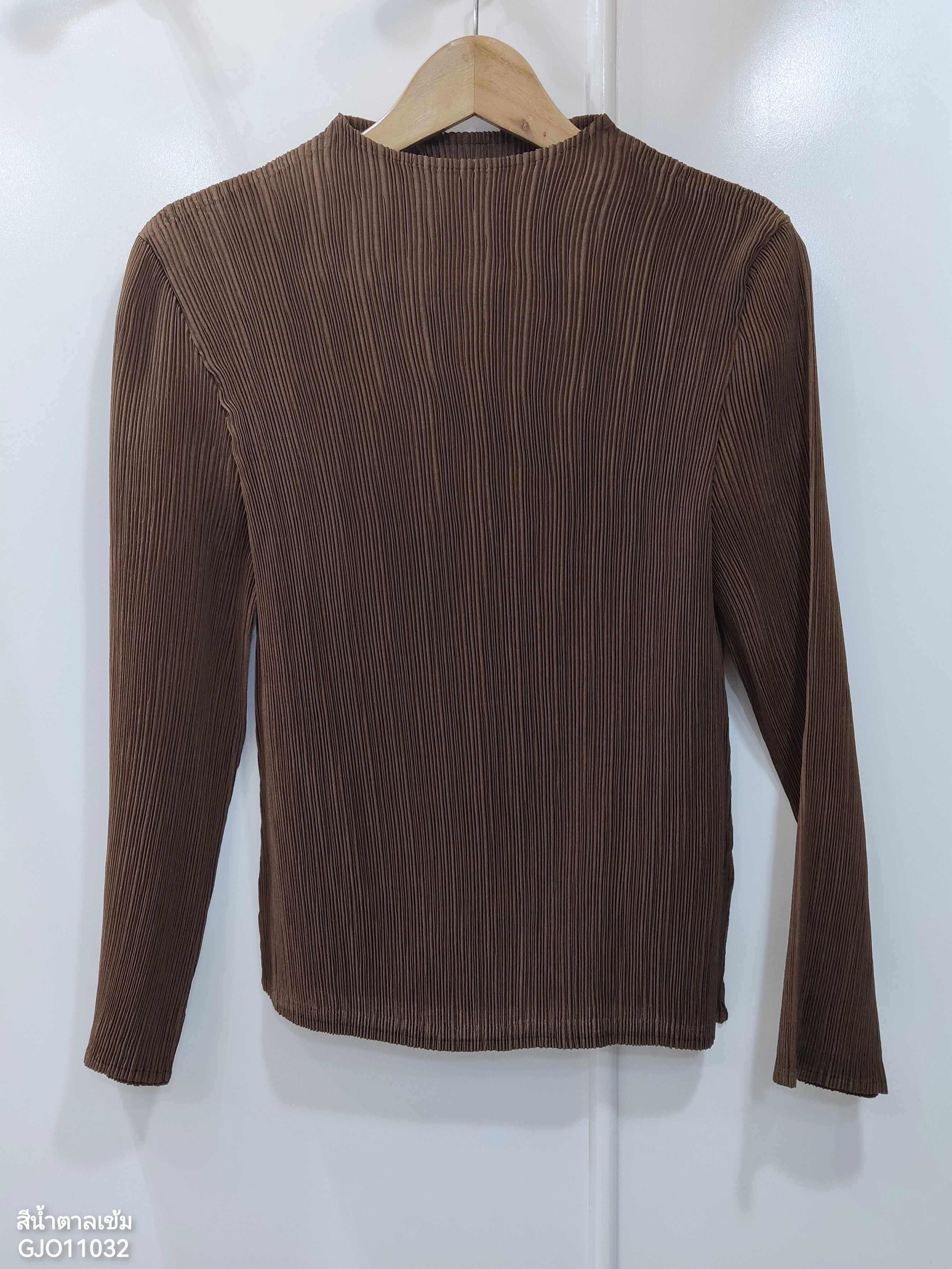 ปรับราคาลง20%!! 2MUAY รุ่น GJO11032 เสื้อพลีทผ้าแมตต์ HIGH NECK LONG SLEEVE PLEATED TOP 10 สี FREE SIZE