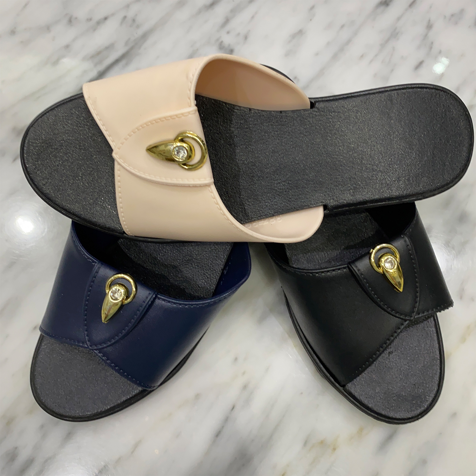 🔥Sale ลดราคา🔥 รองเท้าผู้หญิง รุ่น หยดเพชร *อ่านก่อนสั่ง* ส้นหนา 3.5cm ยาง PVC พื้นนิ่ม ใส่สบายเท้า พื้นยางกันลื่น คุณภาพดี