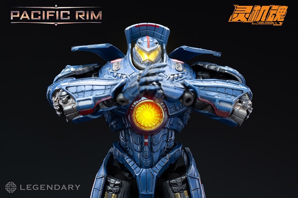 [สั่งจอง] Lingjihun 20Cm : Pacific Rim Storm : Gipsy Danger