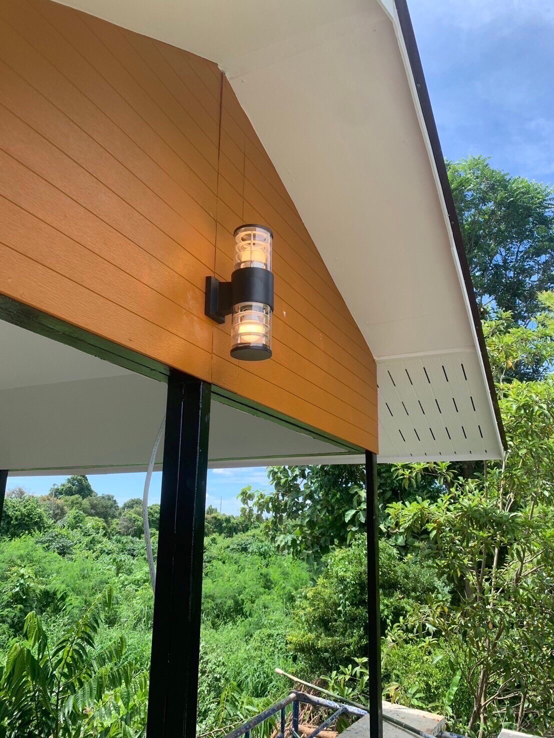 บ้านพักตากอากาศ (คุณป้อม) อ.บ้านโป่ง จ.ราชบุรี