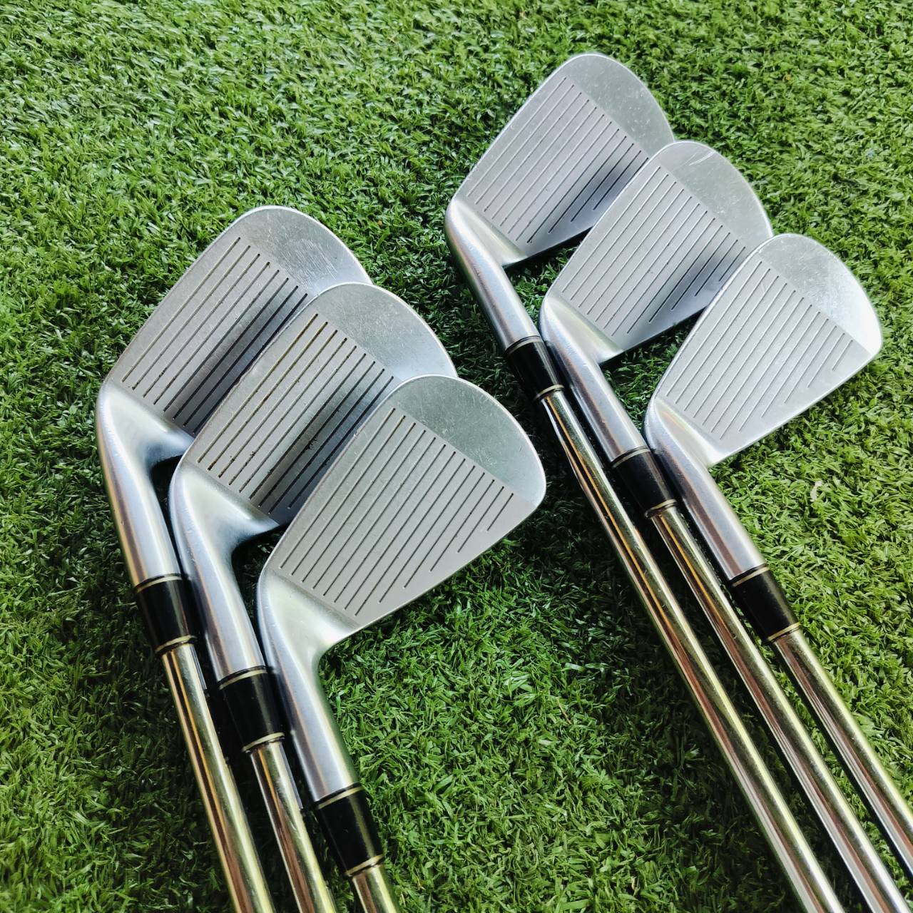 ชุดเหล็ก TOURSTAGE VIQ SUPER PREMIUM FORGED JAPAN มีเหล็ก 5 6 7 8 9 PW ก้านดีอย่างมาก เหล็กเบา ตีไกล ไม้กอล์ฟพรีเมี่ยมมือสอง ของแท้ By NakaraLuxurious