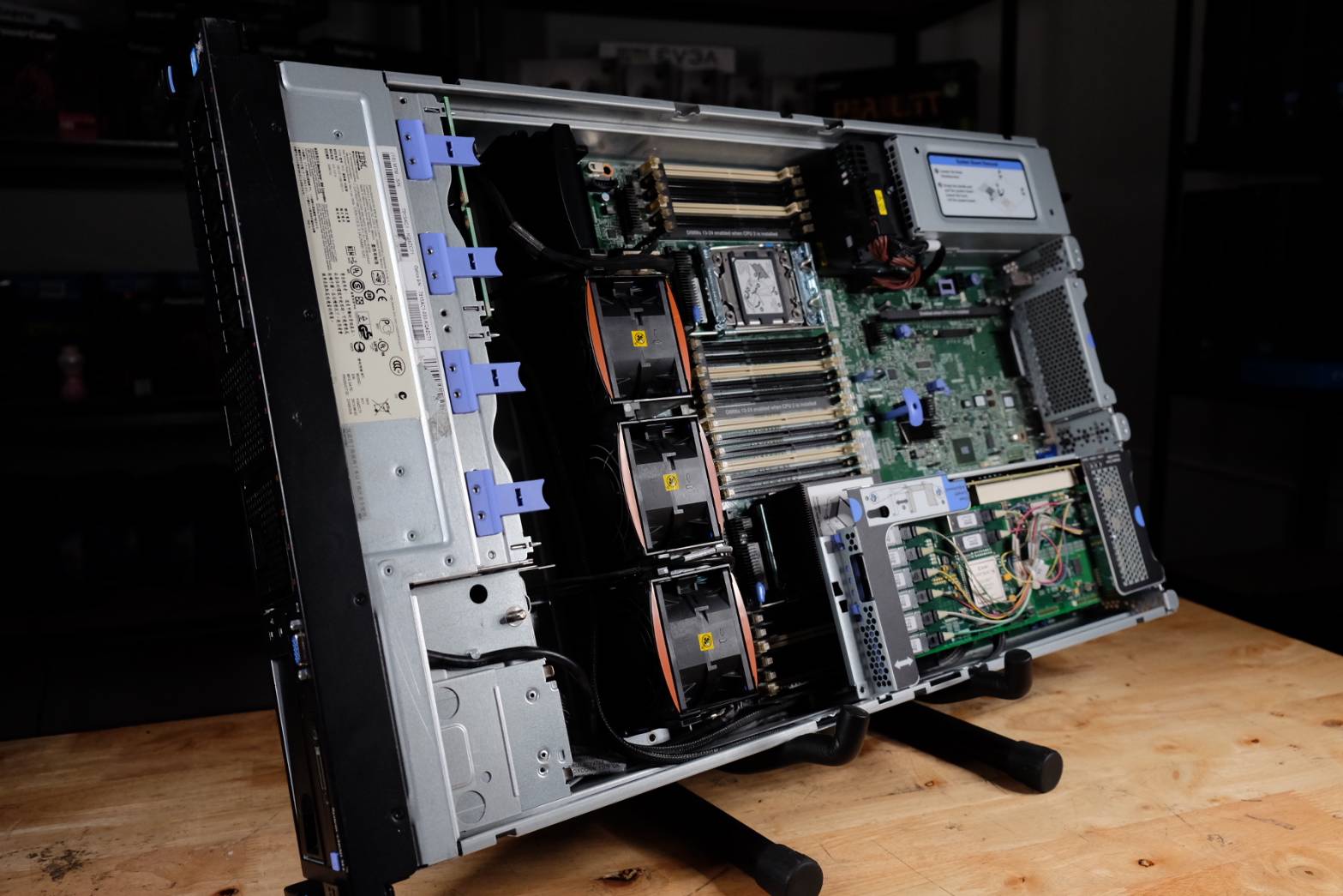 ใครกำลังตามหา IBM x3650 M4 ราคาพิเศษเครื่องแรงมาก