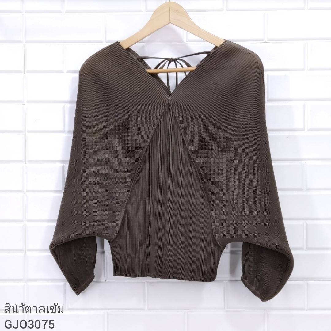 2MUAY รุ่น GJO3075 เสื้อผู้หญิง เสื้อพลีทคุณภาพ สีดำ BATSLEEVE BOW TIE PLEAT TOP FREE SIZE