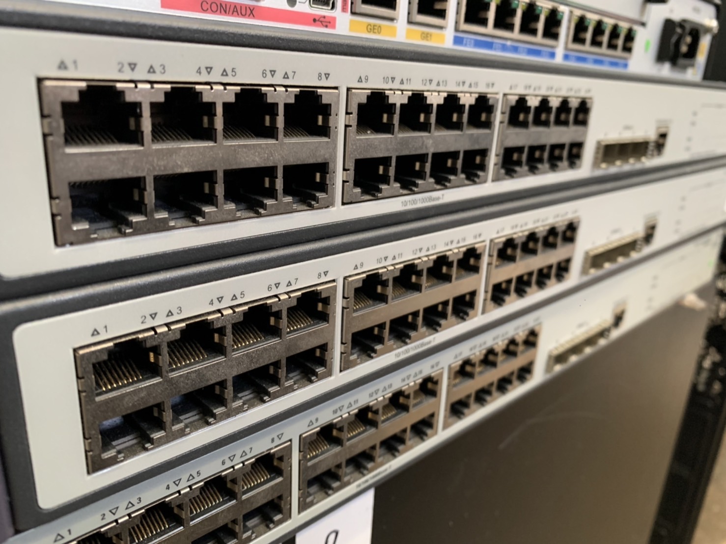 สวิตช์ HP V1910-24G (JE006A) - Baseline Plus Switch 24-Port