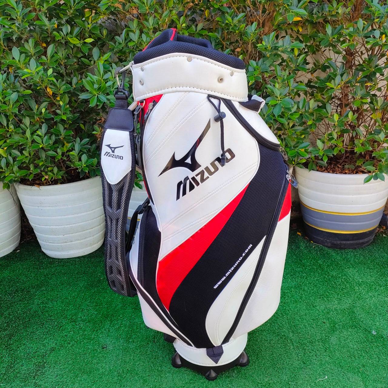 ถุงกอล์ฟ MIZUNO มือสอง ของแท้ สีสวยมาก สภาพสวย มือหนึ่งราคาแพงมากครับรุ่นนี้