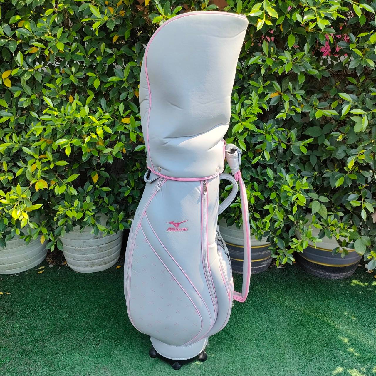 ** ไม้กอล์ฟสำหรับผู้หญิง ** FULLSET MIZUNO EFIL LADY *** สภาพสวยมากๆหลายไม้ยังไม่แกะพลาสติก *** ทั้งชุดประกอบด้วย Driver Fairway Hybrid เหล็ก 7 8 9 เเละ PW SW PUTTER EFIL ใหม่ในซีล พร้อมถุงกอล์ฟ MIZUNO ทั้งชุดพร้อมออกรอบได้เลย ไม้สุดพรีเมี่ยม จากญี่ปุ่น ด