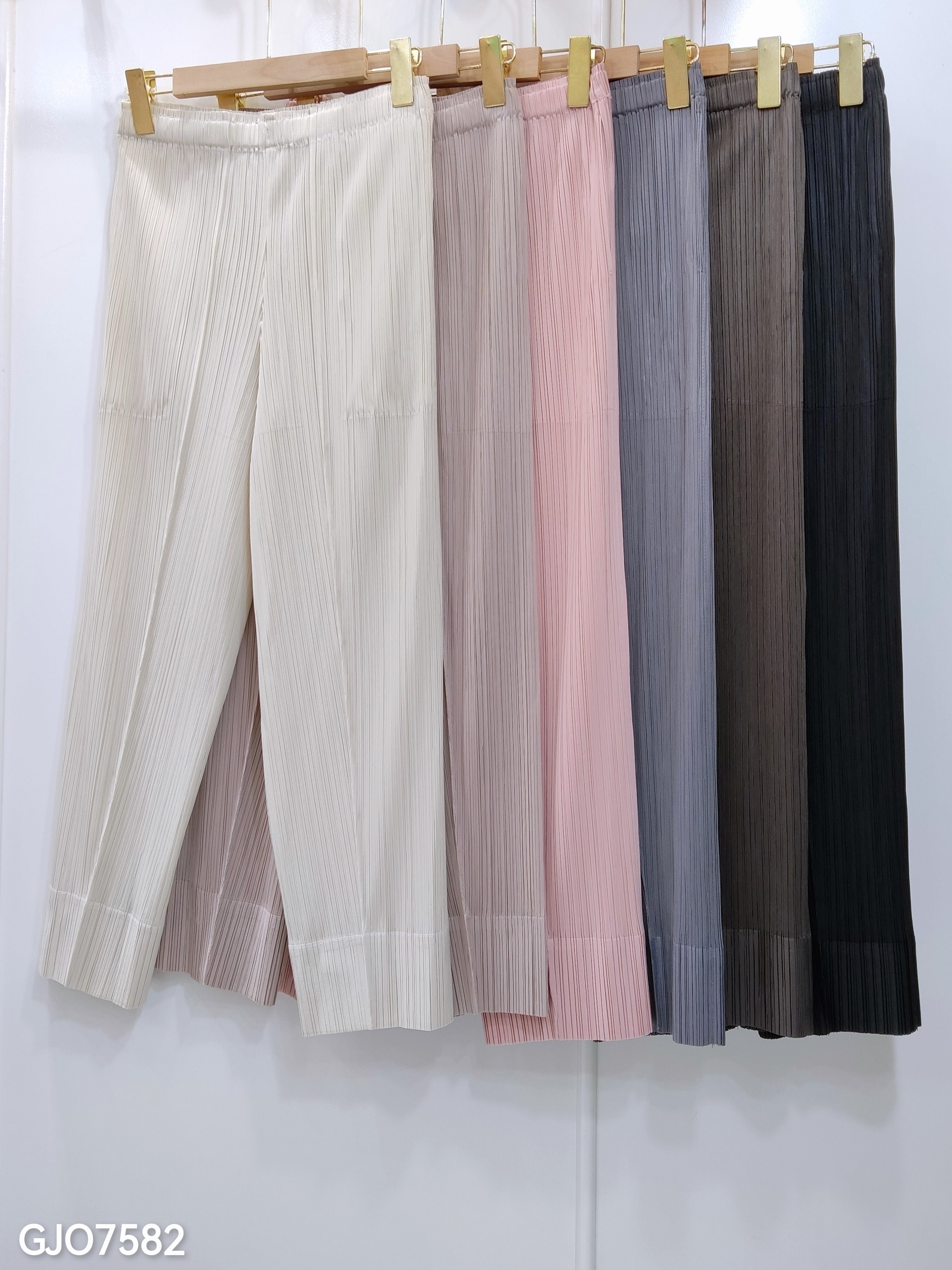 ปรับราคาลง20%!! ยาว34นิ้ว! 2MUAY รุ่น GJO7582 กางเกงพลีทคุณภาพ SLIM TUCK PLEATED PANTS 9 สี FREE SIZE