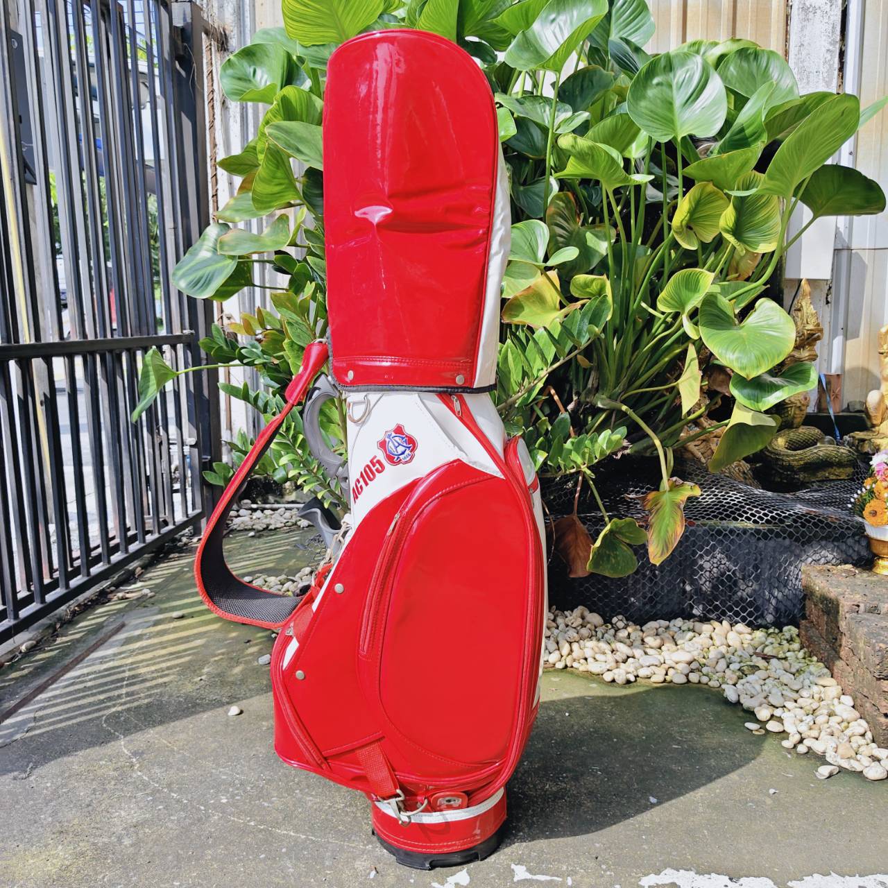 ถุงกอล์ฟ AC หนังแก้ว วัสดุดีมาก สีสวย สภาพดีมาก