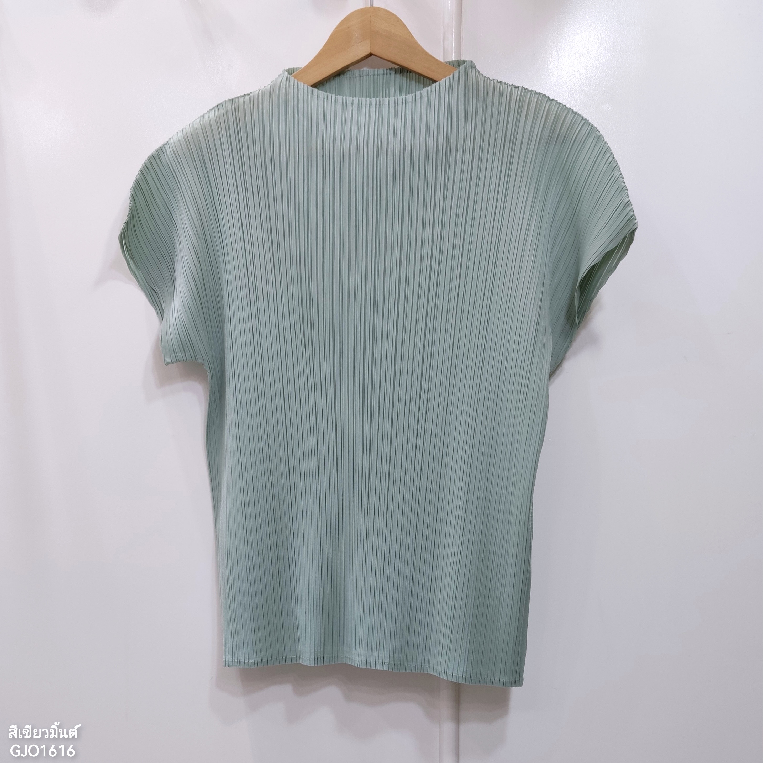 2MUAY รุ่น GJO1616 เสื้อพลีทคุณภาพ HIGH NECK SHORT SLEEVE PLEATED TOP 15 สี FREE SIZE
