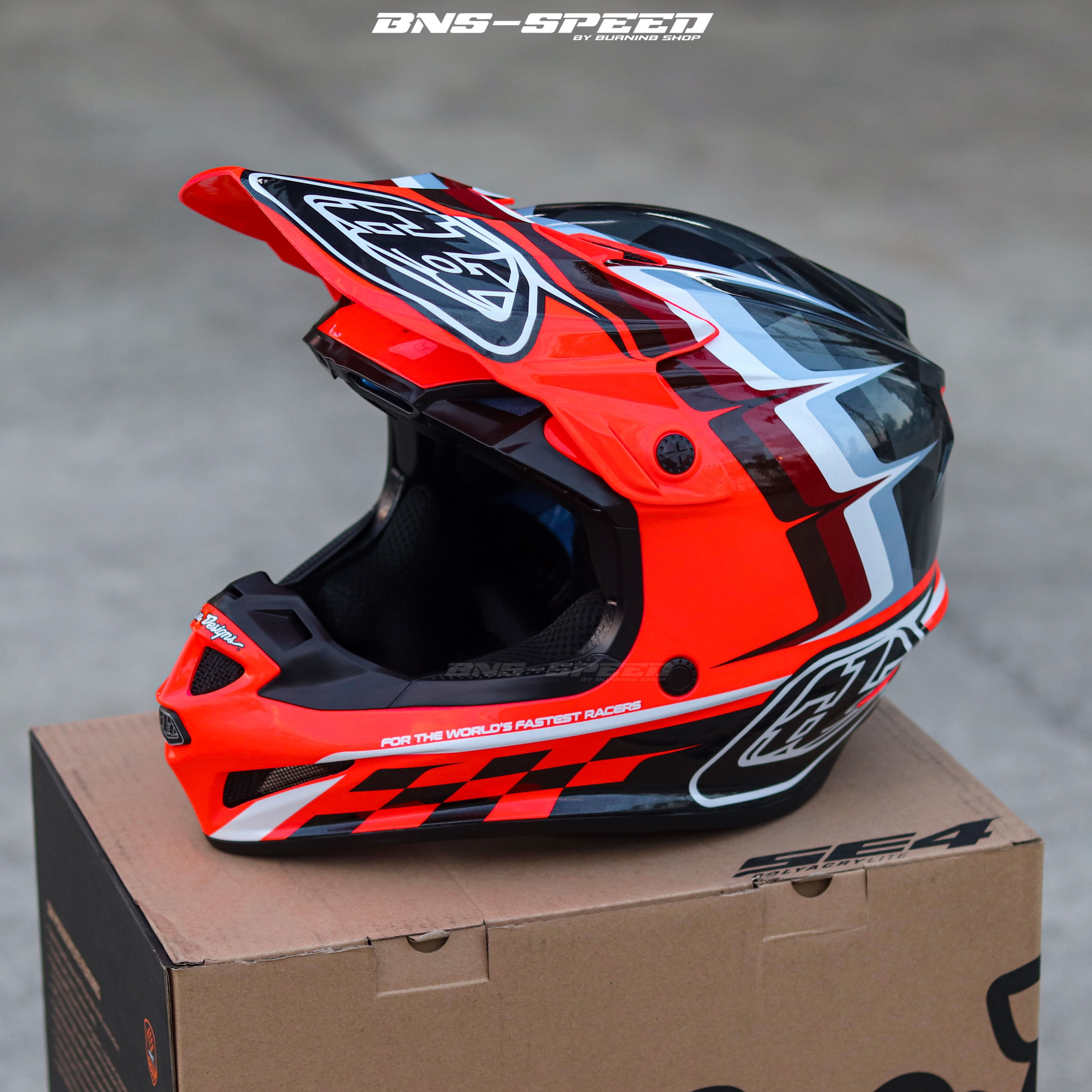 หมวกกันน็อค Troy Lee Designs SE4 Polyacrylite Mono Helmet - Black