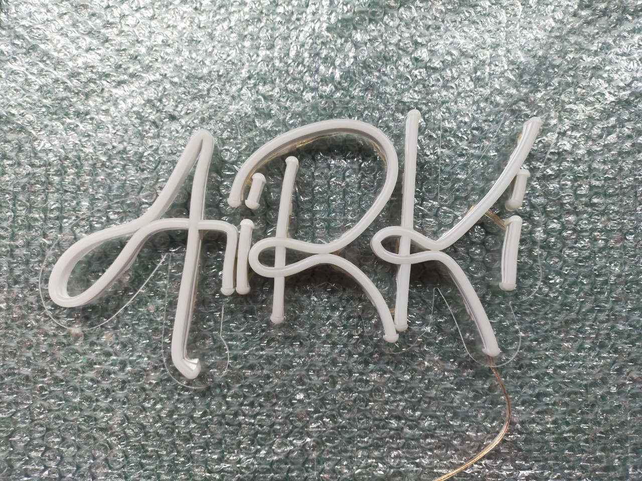 ไฟนีออน เฟค