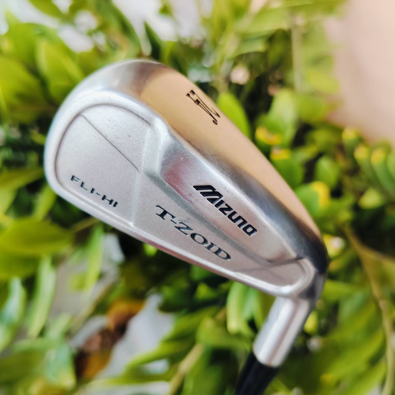 Mizuno FLI HI Utility Long Irons องศา 24 เป็นเหล็กยาวกึ่งไฮบริด ที่ใช้วัสดุ GRAIN FLOW FORGED ขั้นเทพ ตีง่าย ภายในโปร่งมี CAVITY ตีนุ่มมากๆ สปินดี ตกหยุด สภาพสวยเดิม ไม้กอล์ฟพรีเมี่ยมมือสอง ของแท้ By NakaraLuxurious