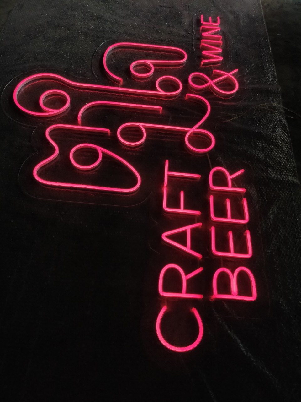 ไฟนีออน เฟค