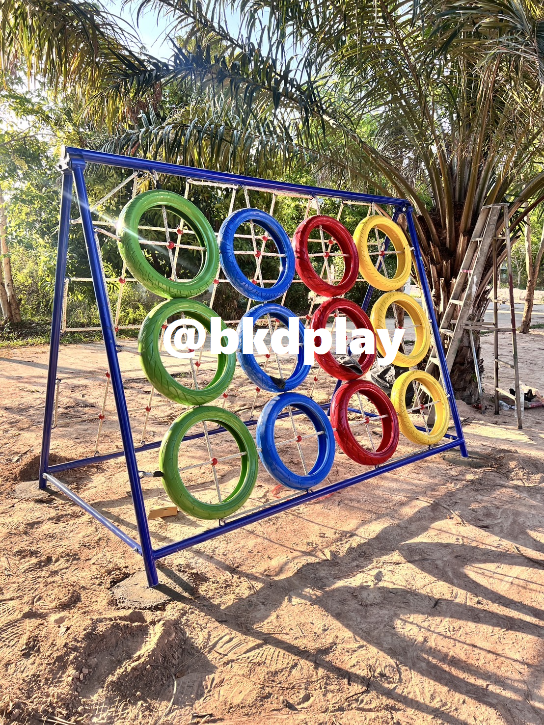 เครื่องเล่นสนามกลางแจ้ง ปีนป่ายยางรถยนต์ ปีนหน้าผา เครื่อเล่นสนามเหล็ก outdoorplayground ของเล่น สั่งผลิต 10-20 วัน ขนาด150x280x200 ซม.