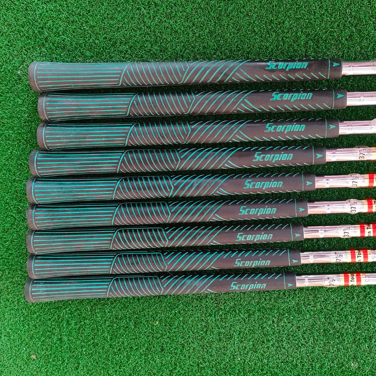 ชุดเหล็ก GOLDEN TOUR มีเหล็ก 3-9 PW SW ก้าน GOLDEN TOUR สภาพสวย เดิมๆครับ