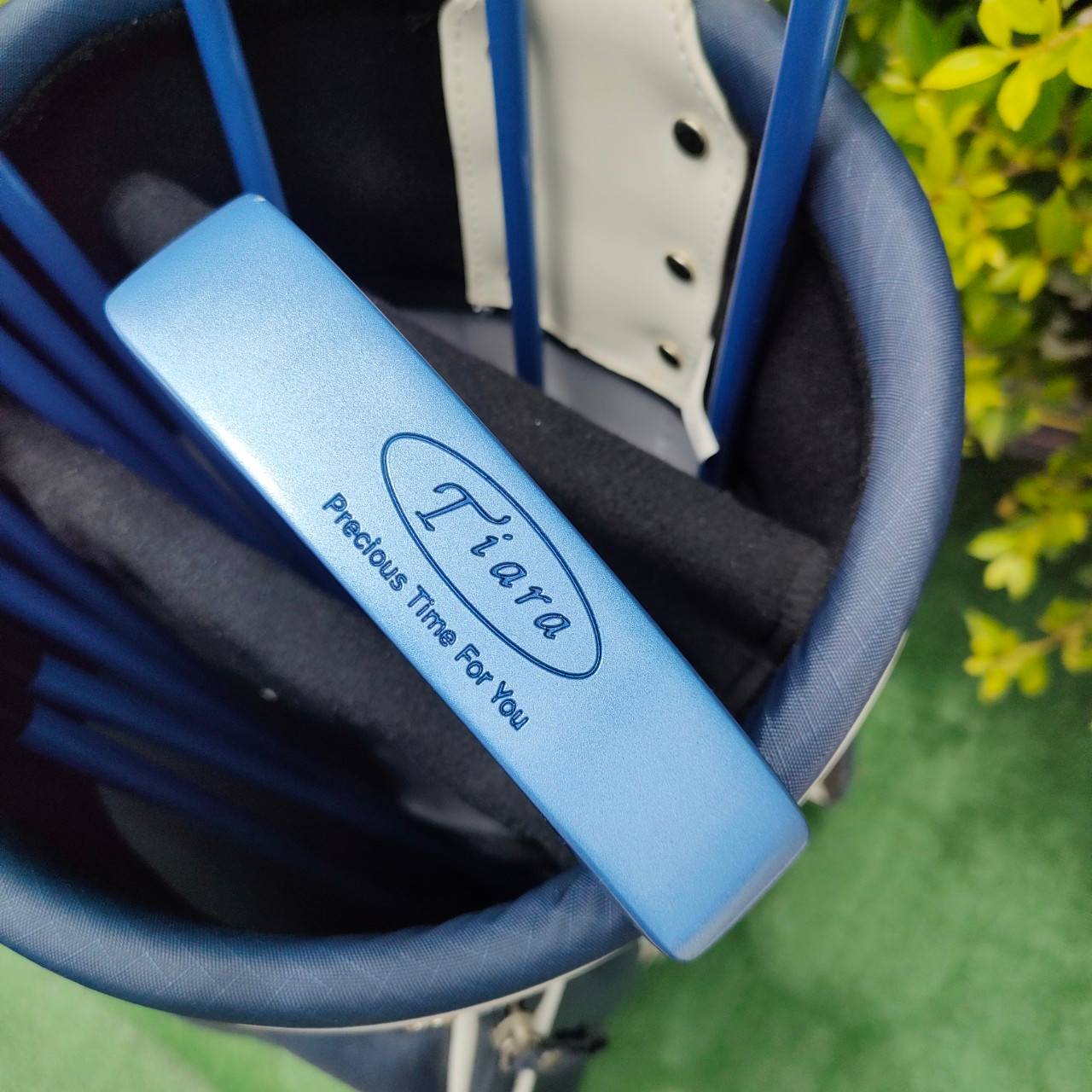 ** ไม้กอล์ฟสำหรับผู้หญิง ** FULLSET WILSON TIARA 4 WIDE EASY CAVITY , COVER กำมะหยี่ , ถุงกอล์ฟ *** มีตำหนิ ผ้าขาด *** ไม้กอล์ฟมือสอง ของแท้ BY NakaraLuxurious