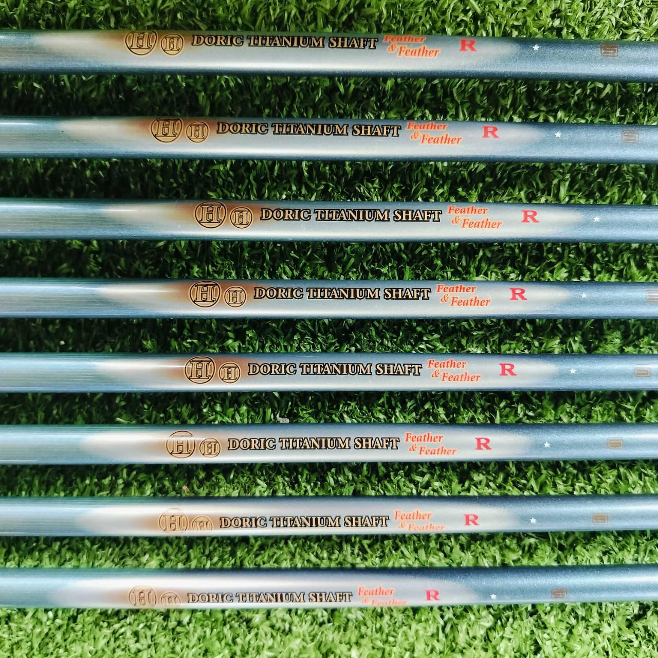 ชุดเหล็ก HONMA Twin Marks Feather & Feather ในตำนาน มีสองเหรียญที่เป็นเอกลักษณ์ เป็นซีรี่พรีเมี่ยมของ HONMA ก้าน DORIC TITANIUM *1 ดาว* ไม้กอล์ฟพรีเมี่ยมญี่ปุ่นมือสอง ของแท้ By NakaraLuxurious