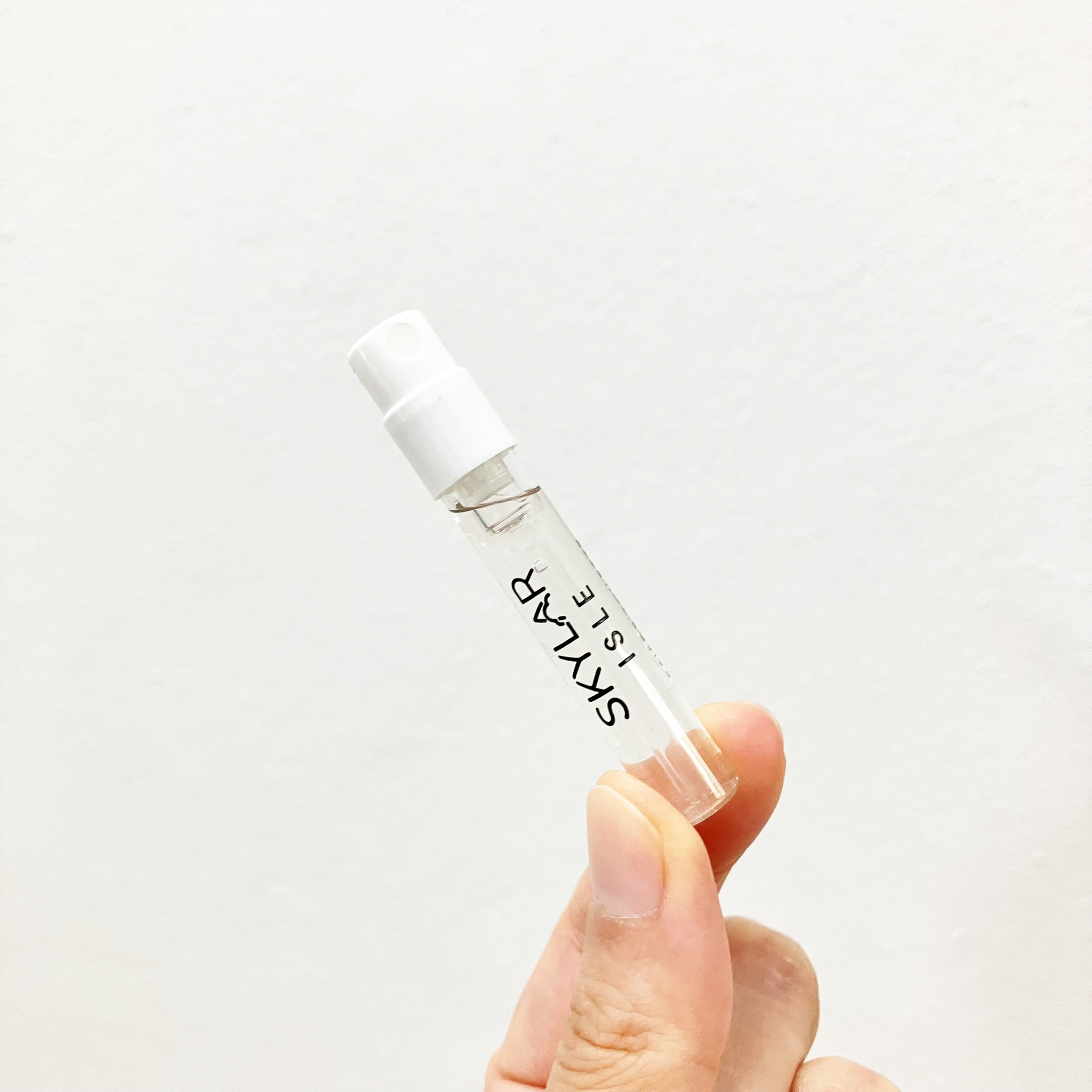 น้ำหอม Vial Skylar Isle EDT น้ำหอมที่มีกลิ่นหอมในโทน สดชื่นและสะอาด