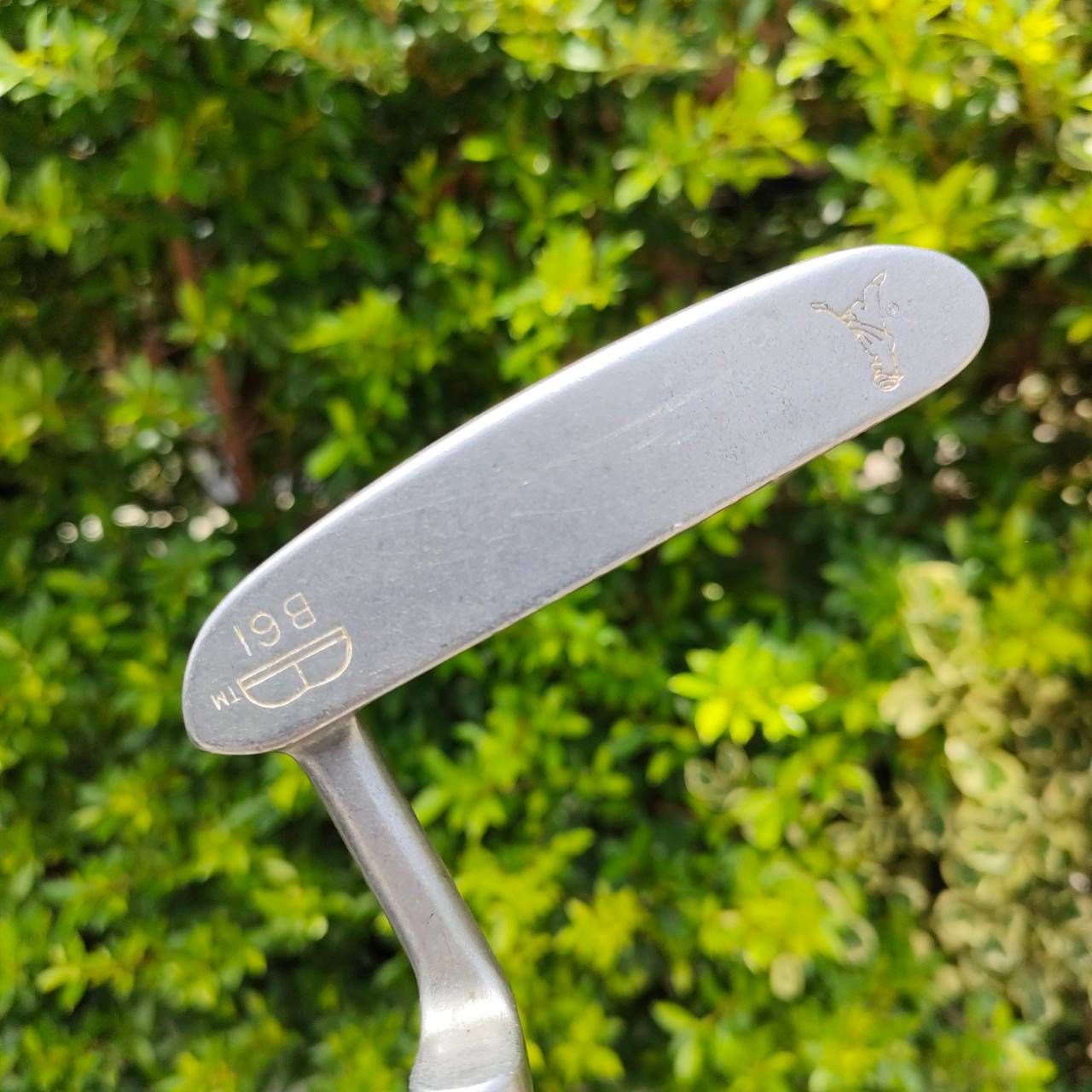 PUTTER PING B61 KARSTEN MFG CORP ความยาว 35 นิ้ว เป็นตัวคลาสสิค ที่นิยมมาก รูปทรงลงตัว ทำให้ บล๊านซ์ และชดเชยความผิดพลาดได้ดีมาก!! ไม้กอล์ฟมือสอง ของแท้ BY NakaraLuxurious