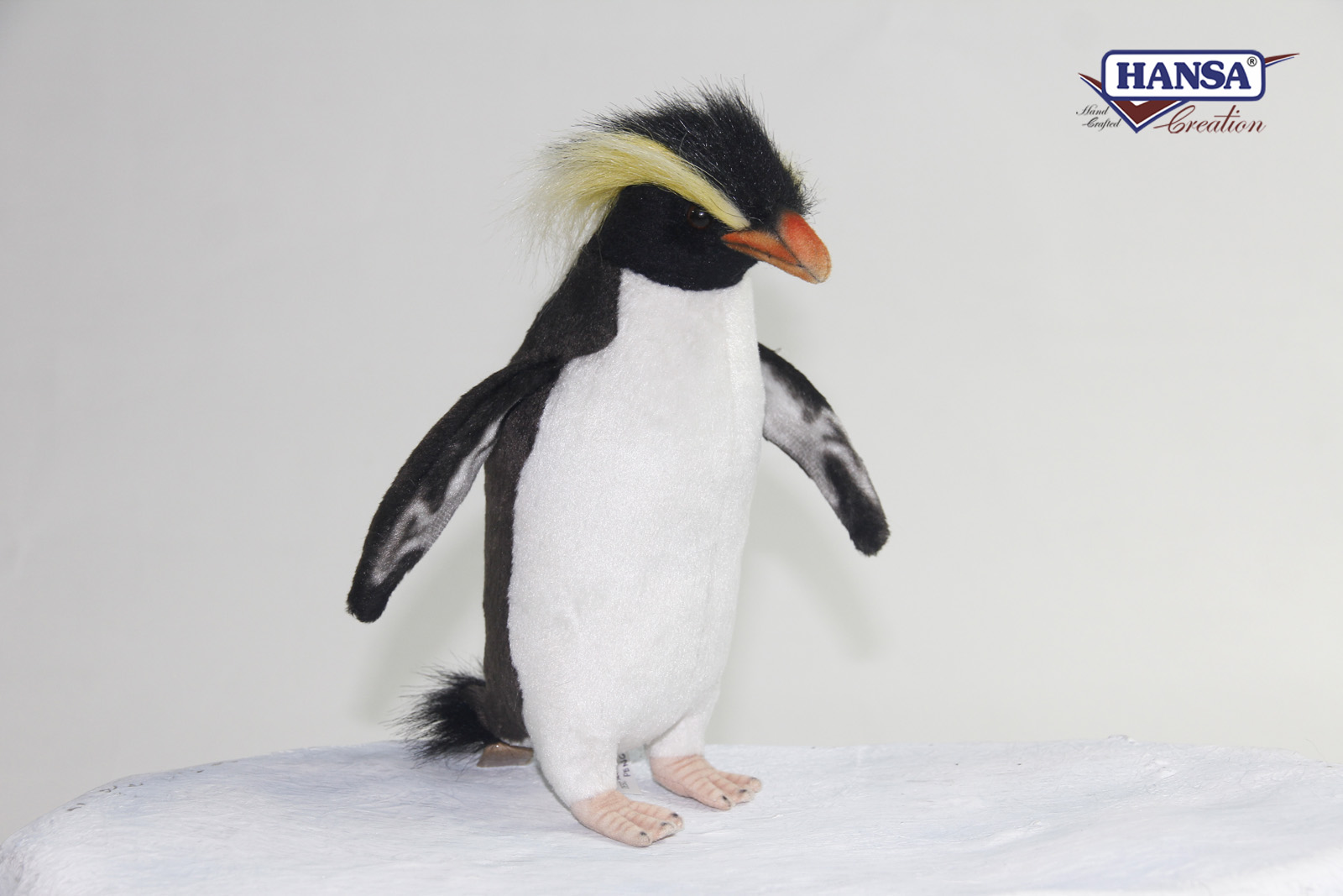 7097 Rock Hopper Penguin 24 cm.H