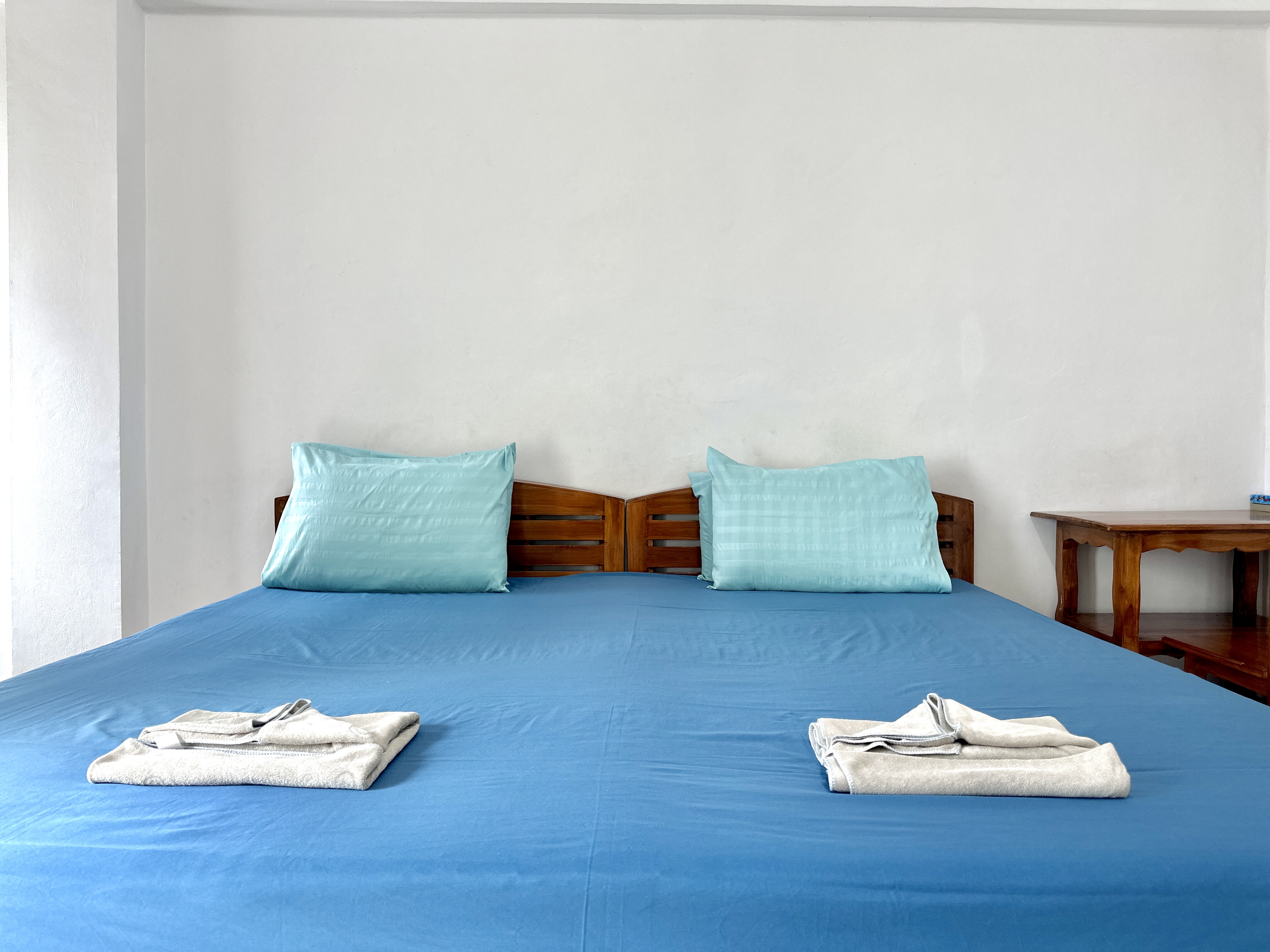 Ecohostel (ฐ) เตียงคู่ ขนาด 7 ฟุต ห่างจากทะเลเพียง 300 เมตร