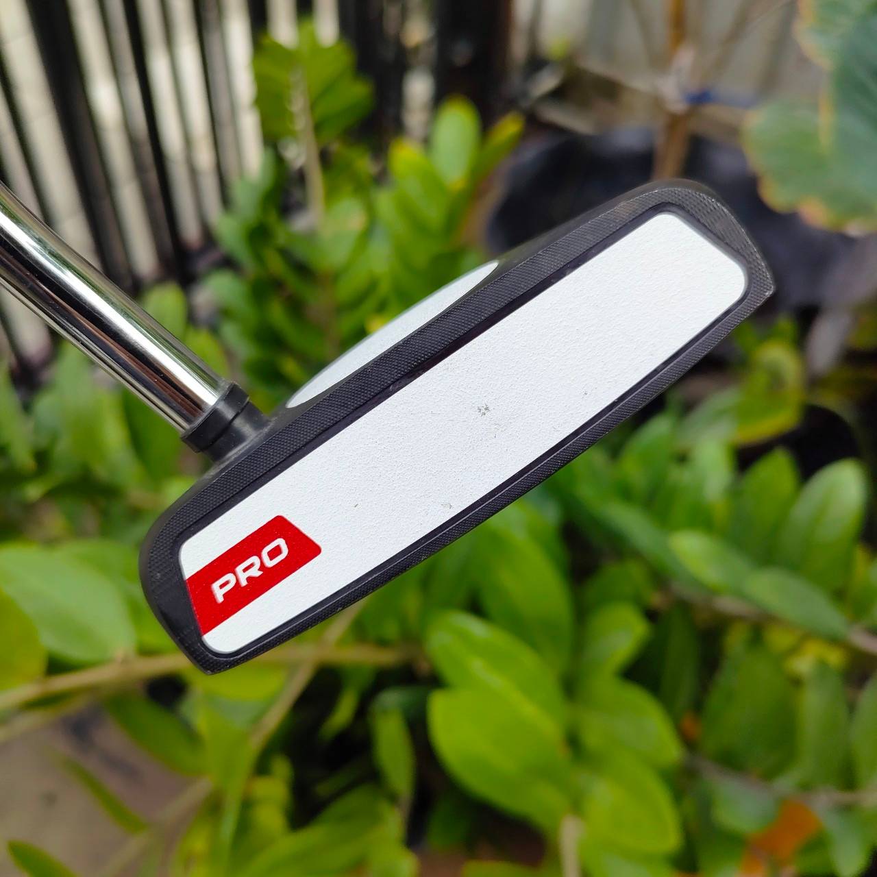 *** ไม้่กอล์ฟมือซ้าย *** PUTTER ODYSSEY 2 BALL WHITE HOT PRO ยาว 33 นิ้ว เป็น TWO - BALL ที่พัฒนามาได้ อย่างลงตัวมาก ทั้งนุ่ม แม่นยำ ไม้กอล์ฟมือสอง ของแท้ BY NakaraLuxurious