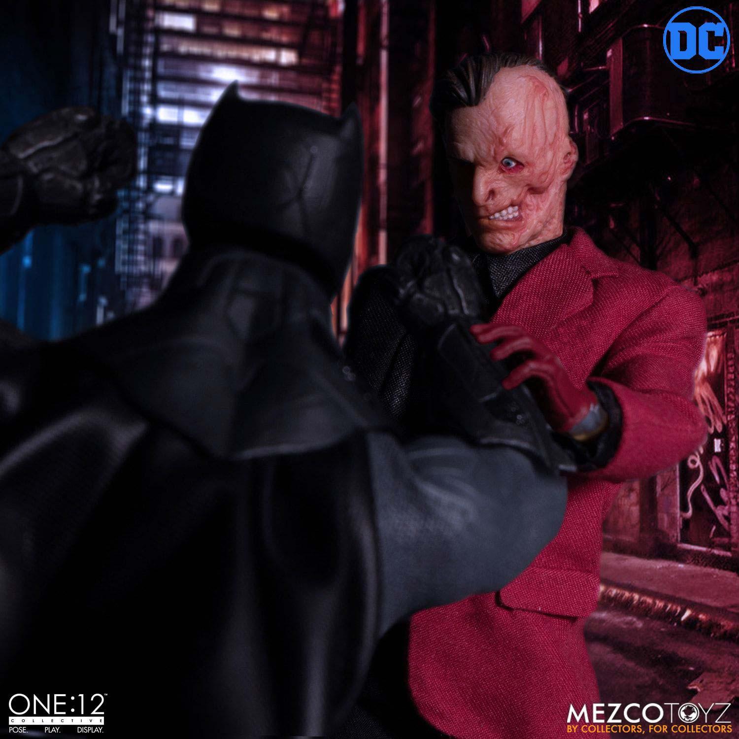 [สั่งจอง] MEZCO TOYZ ONE:12 COLLECTIVE : Two-Face