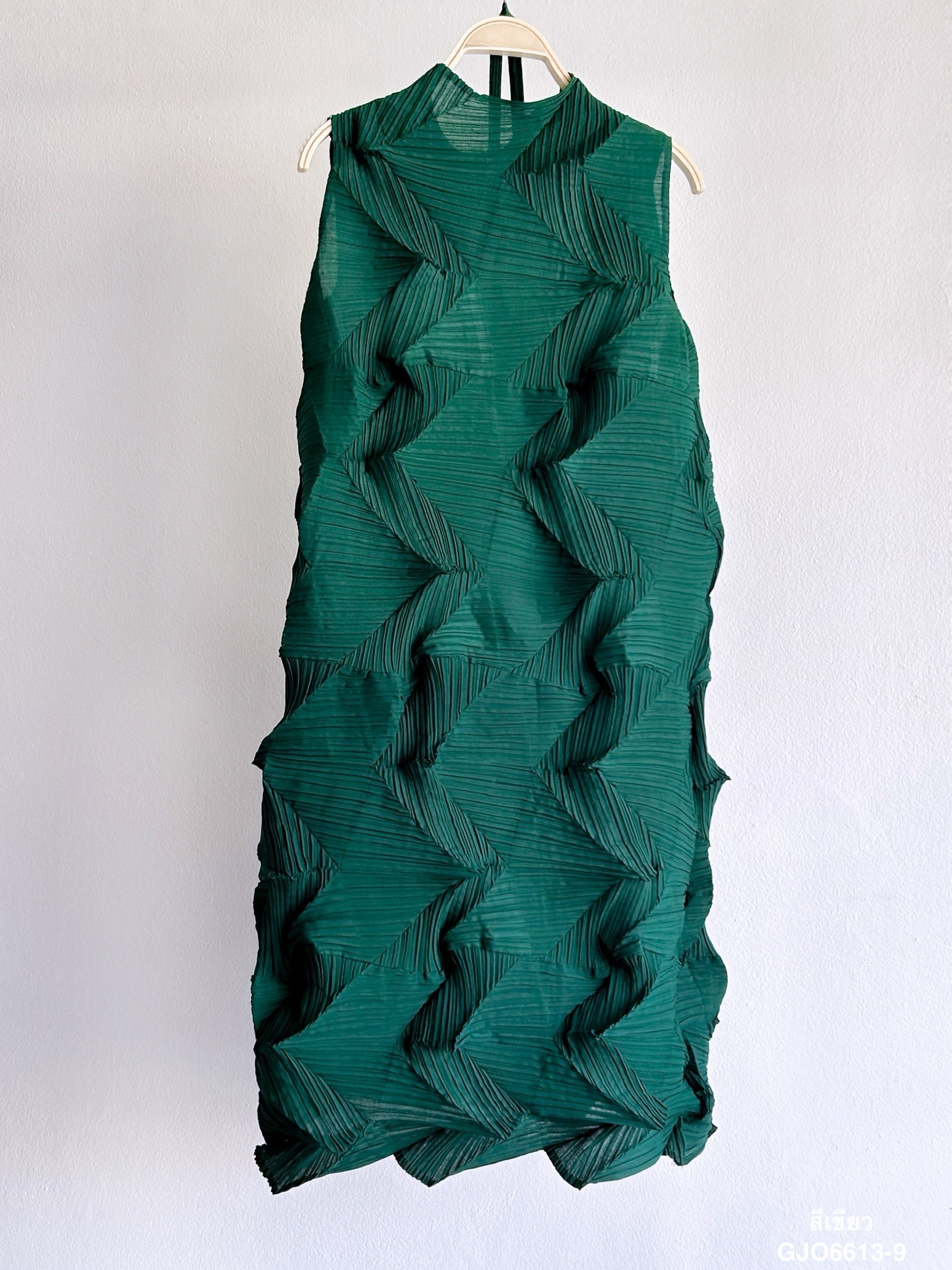 2MUAY รุ่น GJO6613 เดรสอัดพลีทงานคุณภาพ SLEEVELESS ZIGZAG PLEATED DRESS 9สี FREE SIZE