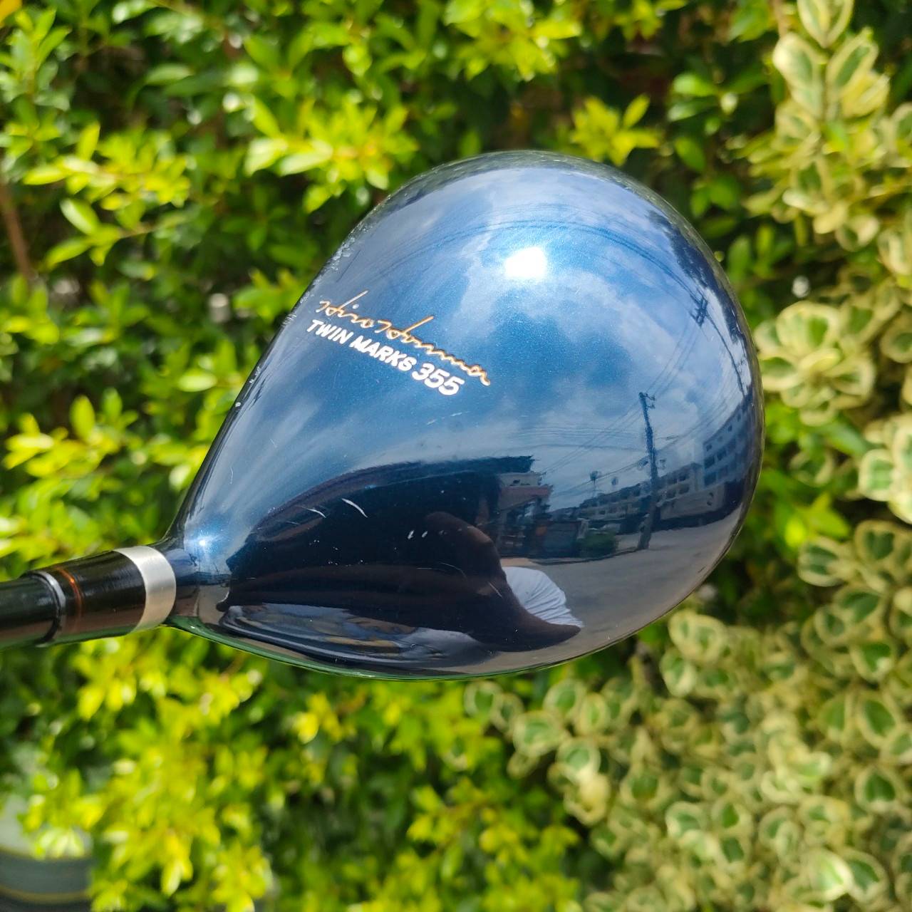 DRIVER HONMA TWIN MARKS 355 Ti องศา 10.5 เป็นตัว TOP สุดในรุ่น ก้าน SUPREME KICK-POINT FLEX R หน้าเด้งจัดๆ รุ่นสองเหรียญ เป็นแพงสุด ที่มาเป็นซีรี่ BERES ในปัจจุบันนี้ วัสดุ พรีเมี่ยม MADE IN JAPAN SAKATA ก้าน SUPREME ดีจัด ก้านแพงๆสมัยนี้ ใช่ว่าจะสู้ได้คร