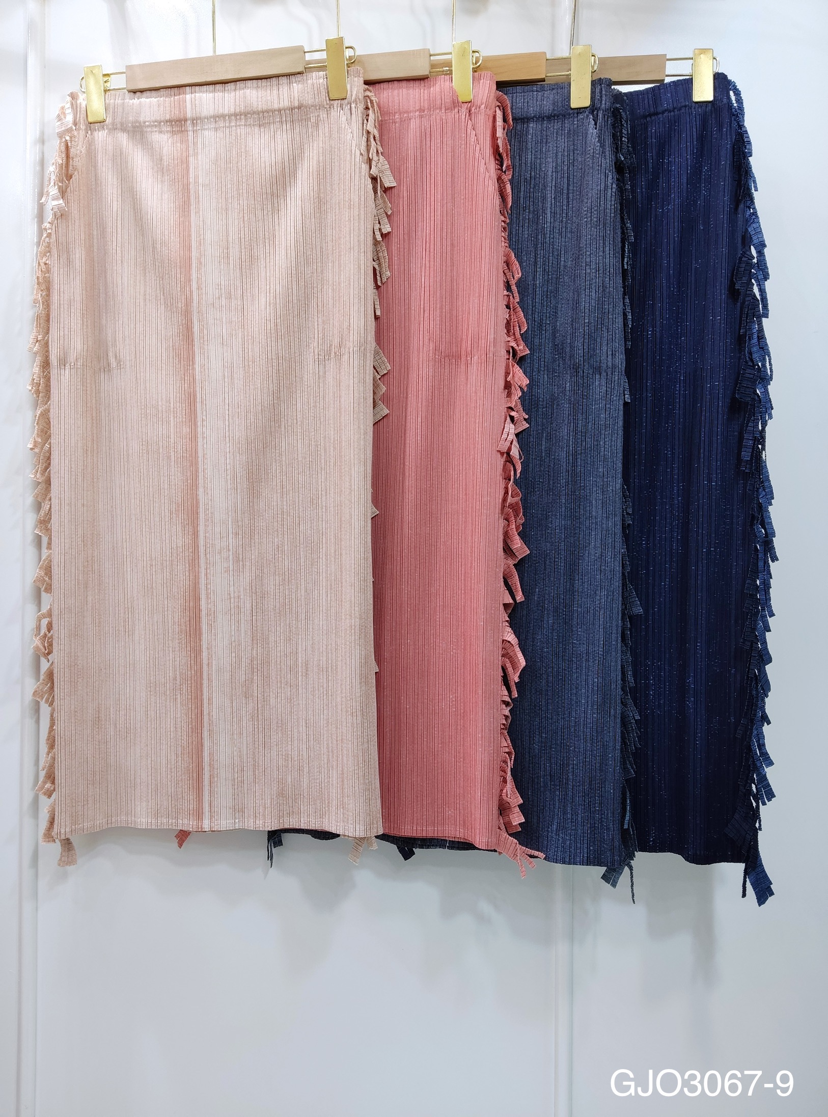 ปรับราคาลง20%!! ยาว 32นิ้ว! 2MUAY รุ่น GJO3067-9 กระโปรงพลีทคุณภาพ FRINGE TRIM DENIM PRINT PLEATED SKIRT 4 สี FREE SIZE