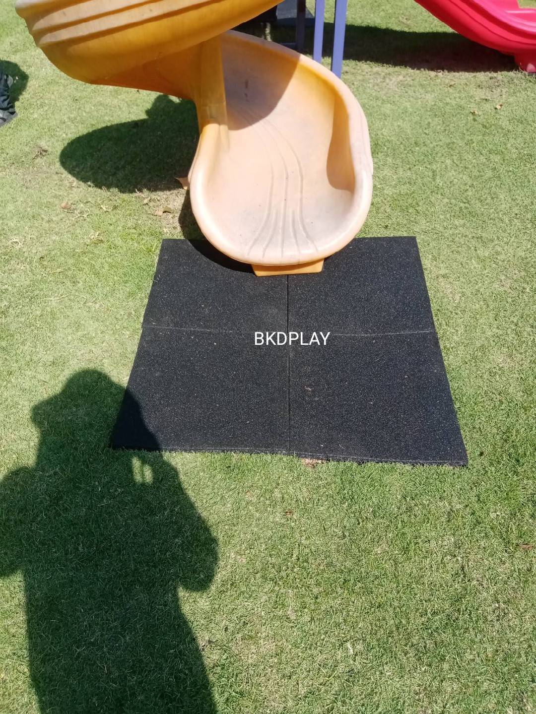 แผ่นยาง EPDM ราคาต่อ1ตร.ม. 4แผ่น แผ่นยางสังเคราะห์ ,แผ่นปูกันกระแทก,แผ่นปูพื้นสนามเด็กเล่น, พื้นยางEPDM ,ปูสนามเด็กเล่น,สนามกีฬา ห้องฟิตเนส พร้อมส่ง ราคาโรงงาน มีสีดำ เทา น้ำเงิน เหลือง แดง เขียว