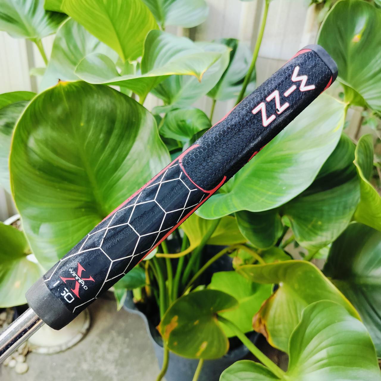 PUTTER TRIDENT วัสดุทองเหลือง ความยาว 35 นิ้ว ใส่กริพ WINN ฟีลลิ่งดีกว่าวัสดุทั่วไปมาก พัตต์นิ่ง และวางระยะได้ดีกว่ามาก ขัดแล้วสวยเลยค่ะ ไม้กอล์ฟพรีเมี่ยมมือสอง ของแท้ By NakaraLuxurious