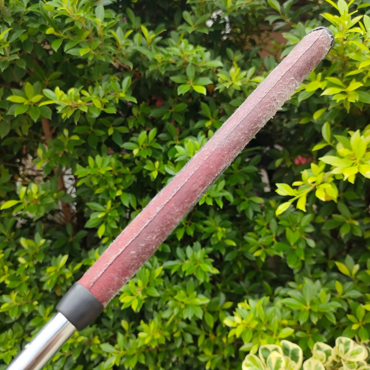 PUTTER ODYSSEY 2-BALL V-LINE WHITE ICE ความยาว 34 นิ้ว เป็นรุ่นที่นิยมมาก ด้านหลังยื่นออกไปเป็นสามเหลี่ยม ทำให้ชดเชยความผิดพบาดได้สูงมาก!! ไม้กอล์ฟมือสอง ของแท้ BY NakaraLuxurious