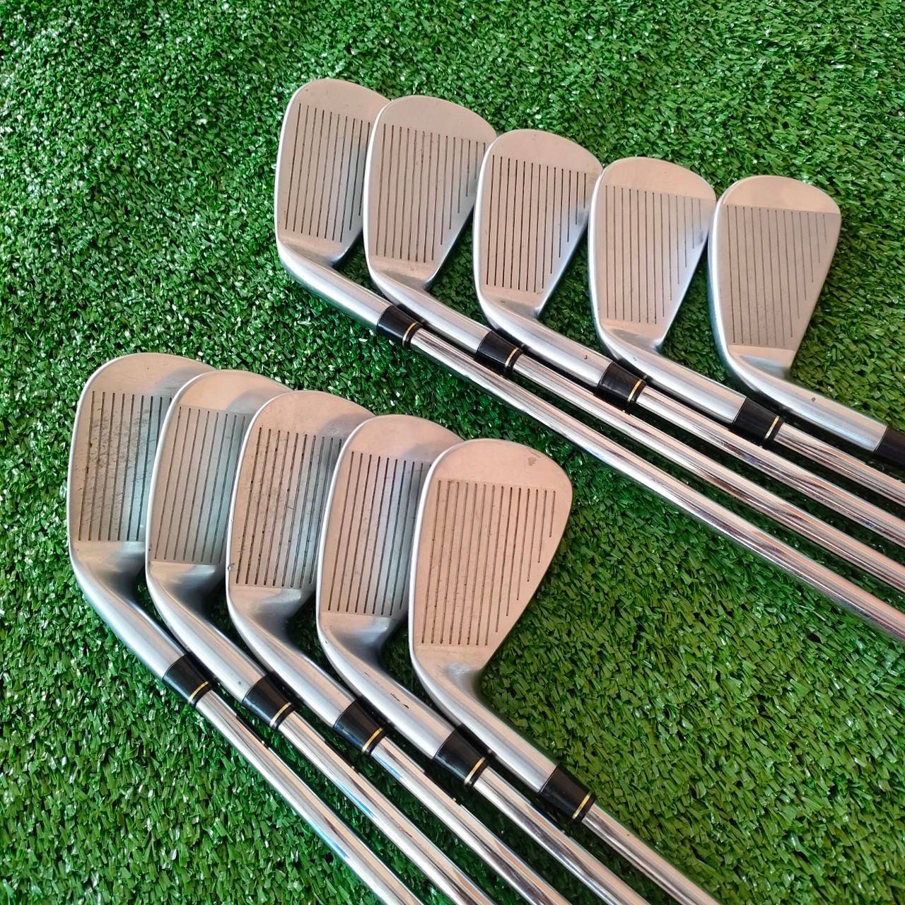 ชุดเหล็ก TAYLORMADE RAC LT สภาพสวยมากๆ เดิมๆ ชุดใหญ่สุด ได้ไม้ทั้งหมด 10 ชิ้น เหล็กตีไกล มีเหล็ก 3-9 เเละ PW AW SW