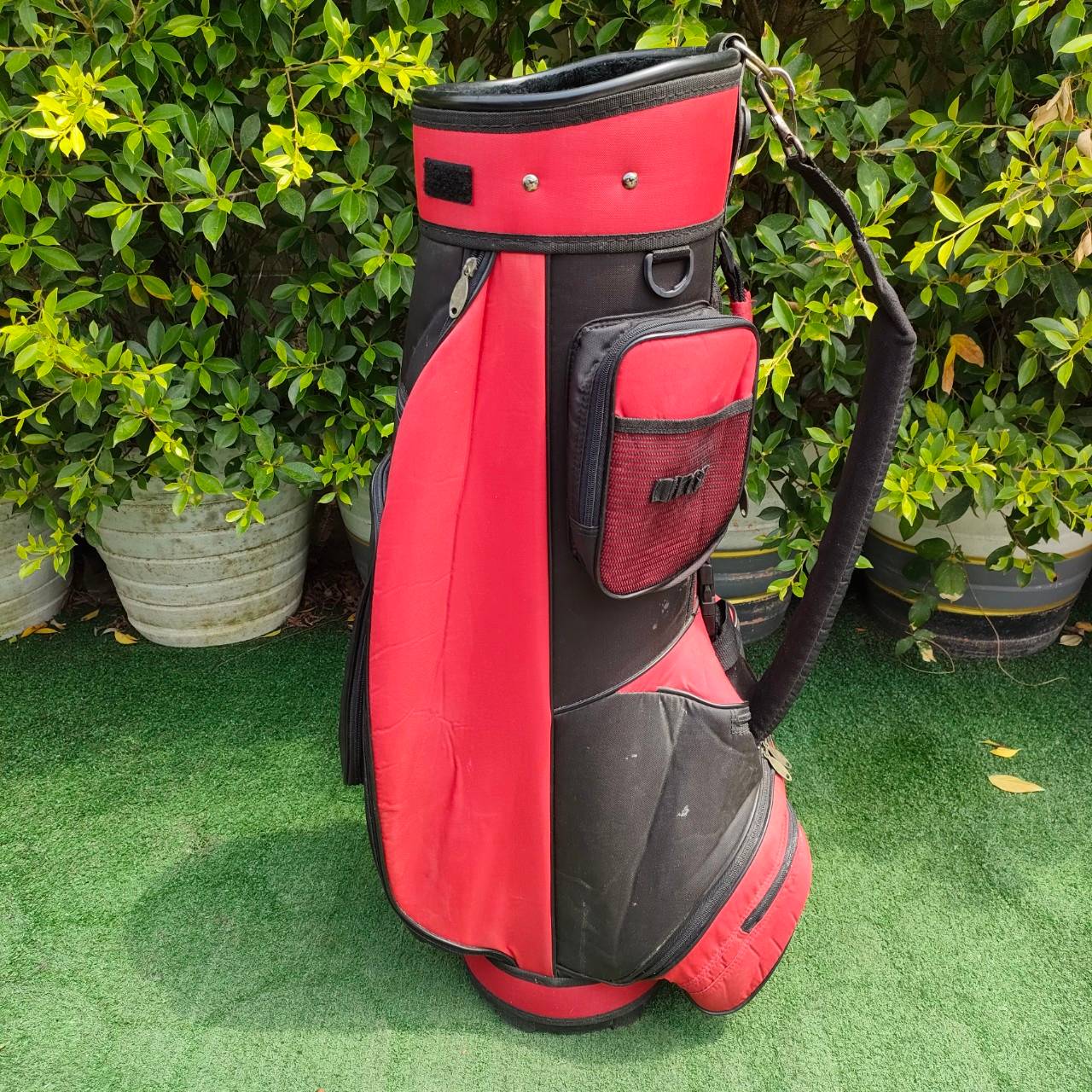 ถุงกอล์ฟ BULLET มือสอง พร้อมใช้งาน