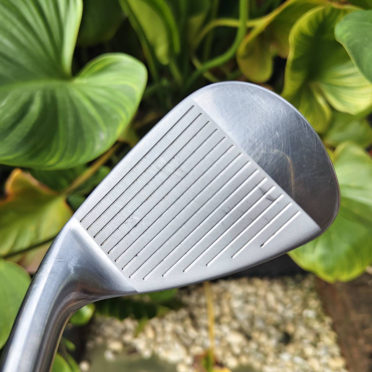 WEDGE 48° TITLEIST T300 มีเทคโนโลยี Max Impact และการใส่ทังสเตนความหนาแน่นสูง (D18) ที่ปลายใบเหล็ก
