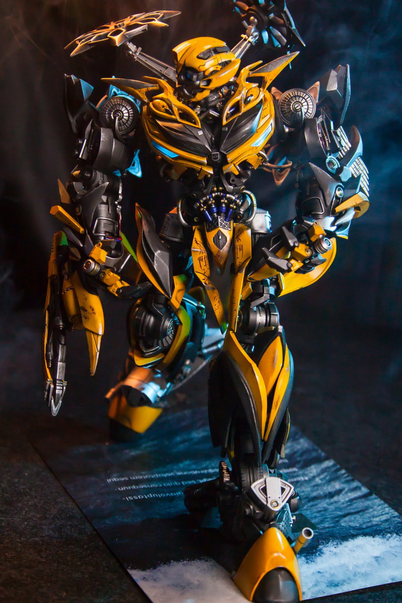 [สั่งจอง] Comicave Studio 35CM Transformers : Bumblebee Die-cast