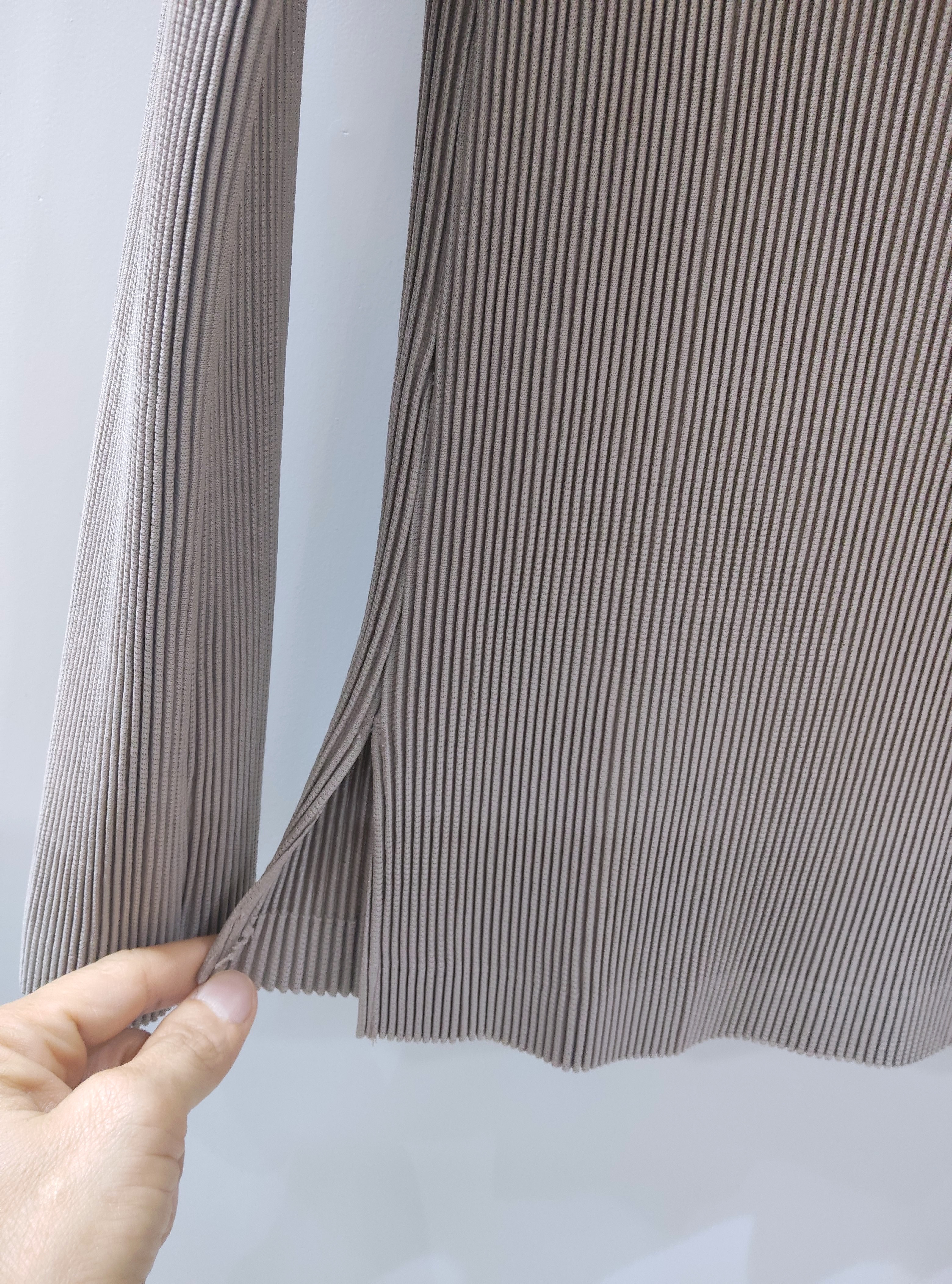 2MUAY รุ่น GJO11551 เสื้ออัดพลีท THICK HIGH NECK BUTTON FRONT PLEATED TOP 8 สี FREE SIZE