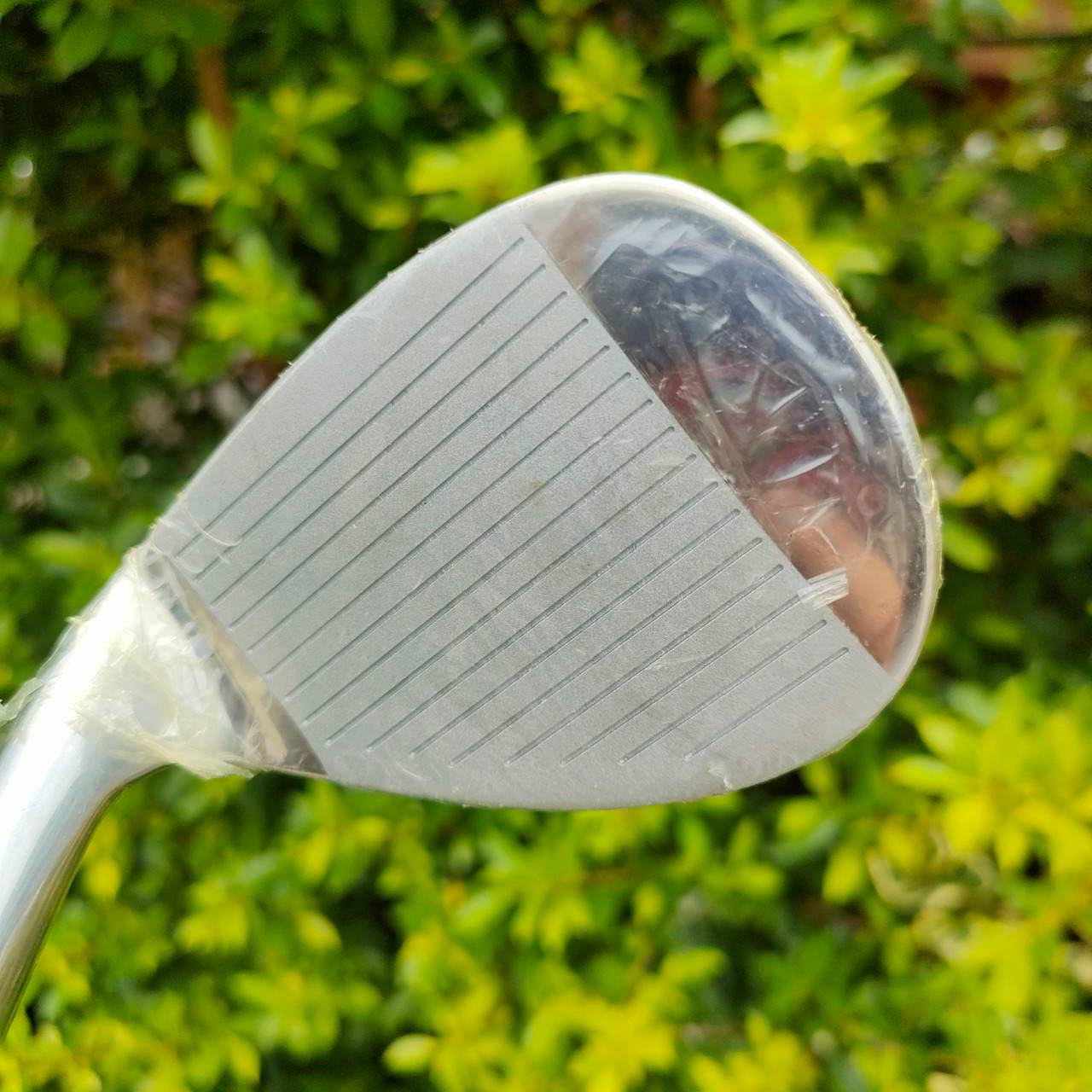 WEDGE PROKENNEX MOMENRUN ของใหม่!!! องศา 56 เบาท์ 12 หน้ายิงทรายสวยมากๆๆๆ และกัดลูกแบบสุดๆๆๆ น้ำหนักดีมากๆ ไม้กอล์ฟมือหนึ่ง ของแท้ BY NakaraLuxurious