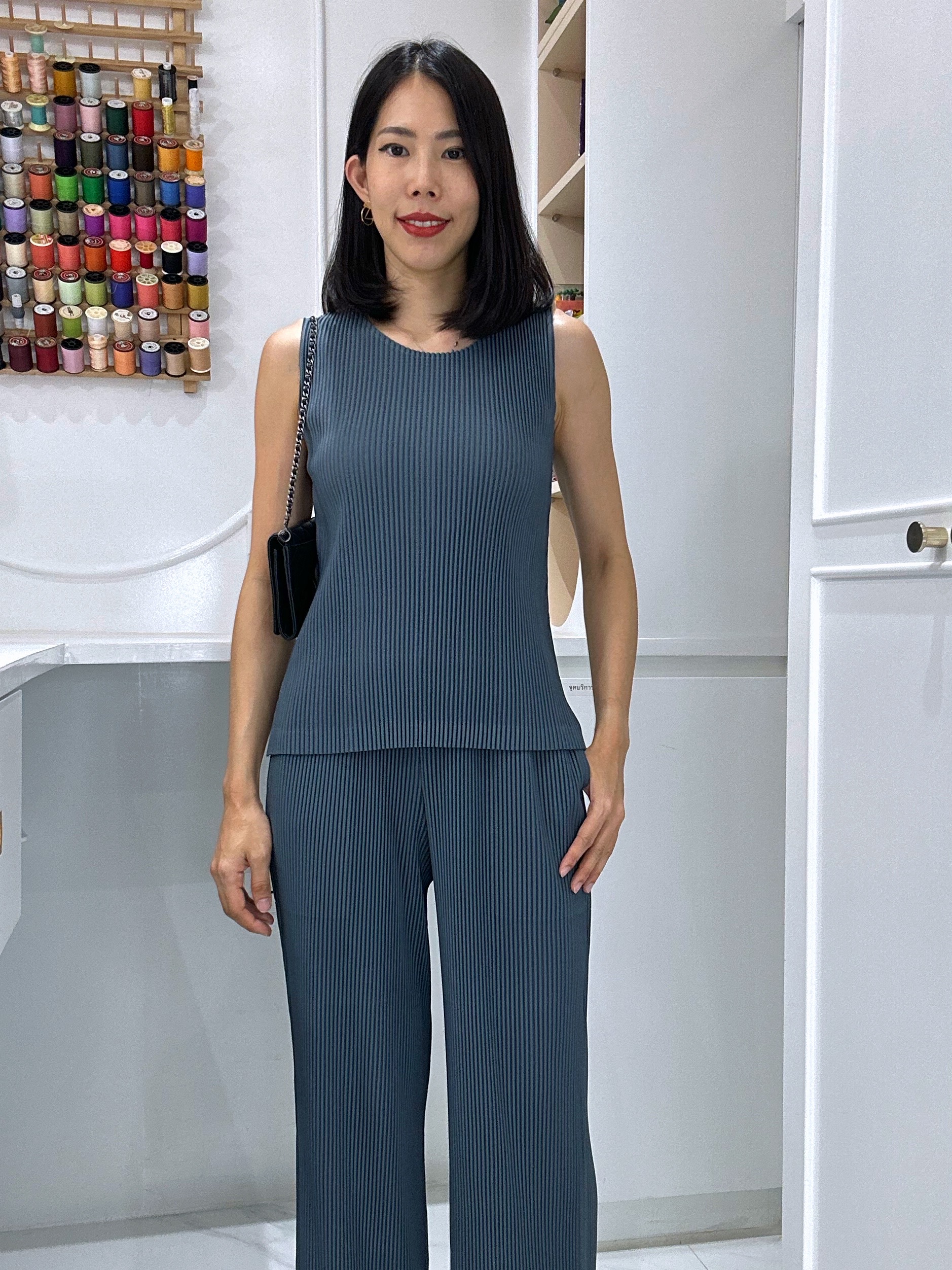 ปรับราคาลง20%!! มีผ่าชาย!! 2MUAY รุ่น GJO2230-9 เสื้อพลีทคุณภาพ THICK SLEEVELESS PLEAT TOP 9 สี FREE SIZE