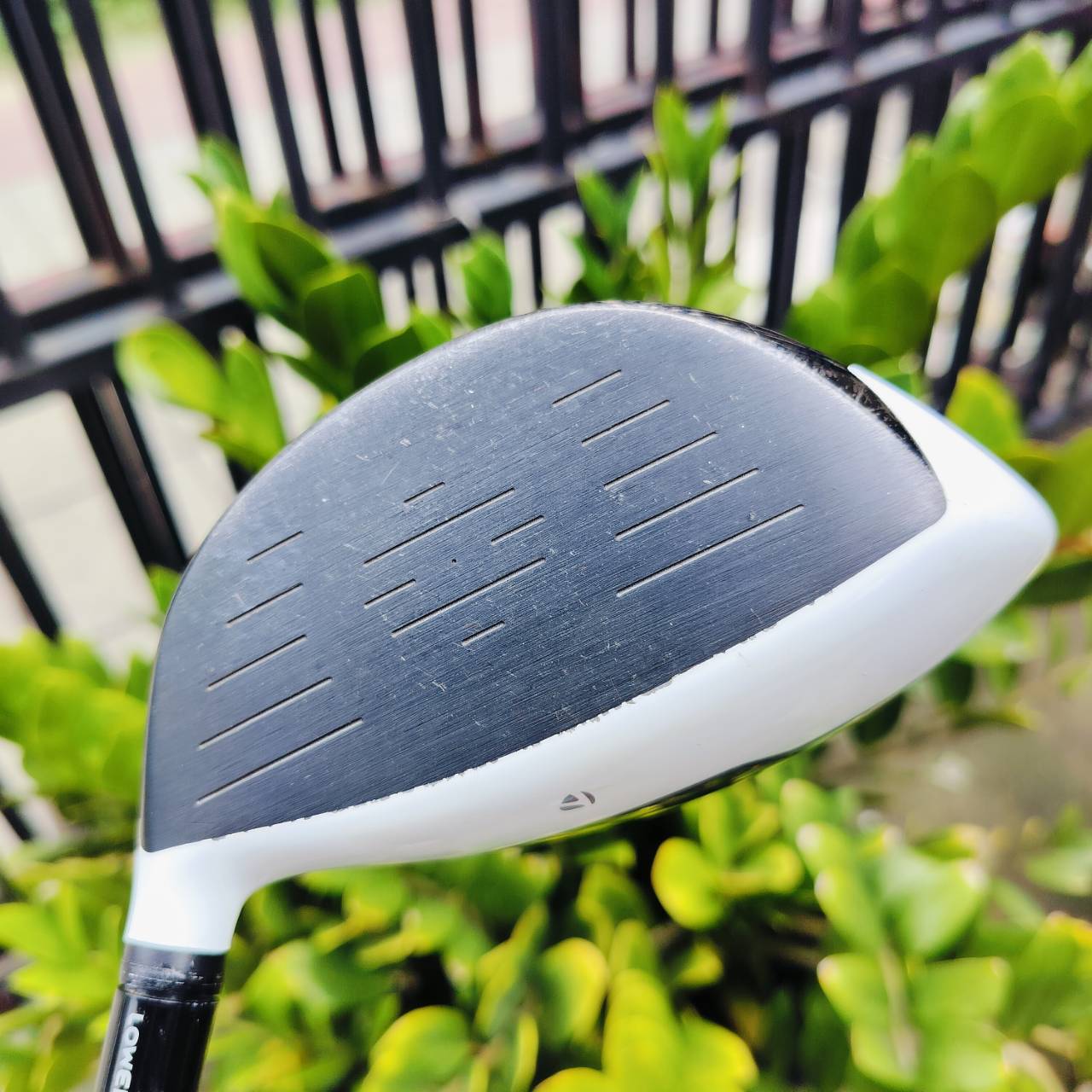 DRIVER TAYLORMADE M2 องศา 9.5 ก้าน MITSUBISHI FLEX R เป็นรุ่นที่ตีง่าย และตีไกลสุดๆ กระดองเคฟล่าทั้งชิ้น ตีไกลด้วย SPEED POCKET ที่บริเวณ SOLE ใกล้หน้าไม้ ทำให้เด้งอย่าวทรงพลังไม้กอล์ฟพรีเมี่ยมมือสอง ของแท้ By NakaraLuxurious
