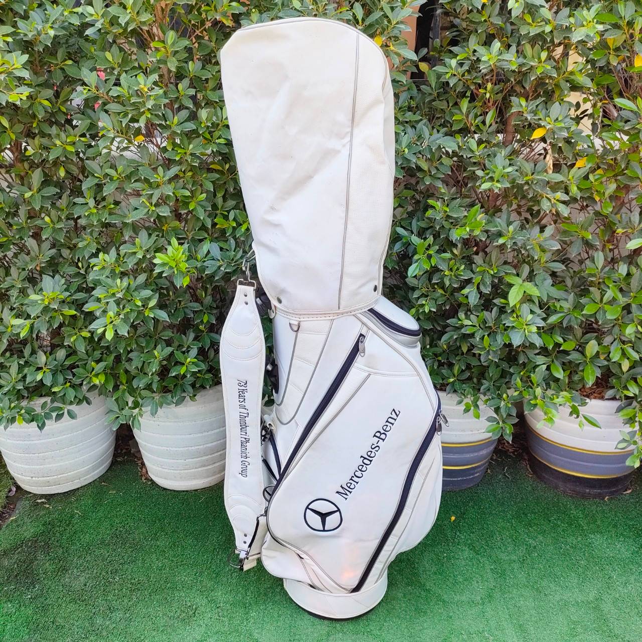 ถุงกอล์ฟ MERCEDES-BENZ มือสอง สีขาว สวย ใส่ไม้และอุปกรณ์ได้เยอะ