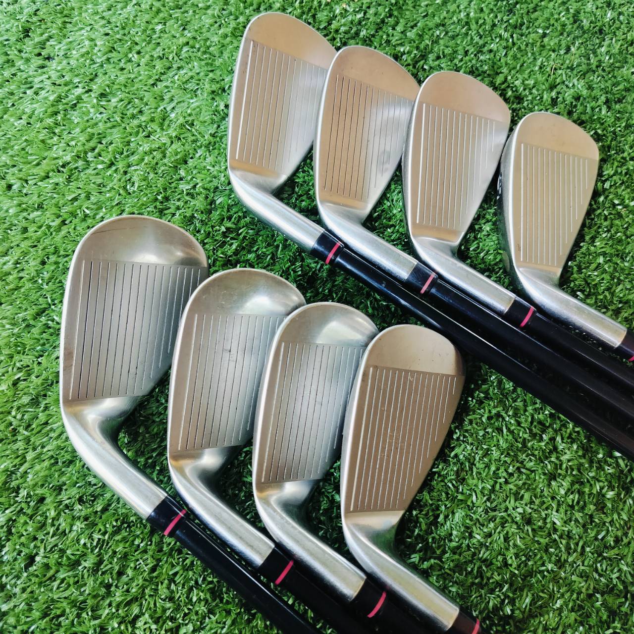 ชุดเหล็กหน้าเด้ง!!! ON OFF UNDER CUT CAVITY หน้าเด้งจัด HI - MARAGING มีเหล็ก 5 6 7 8 9 P A S ก้านแท้เดิมทั้งหมด FLEX R เป็นก้านที่ผลิจโดย DAIWA เป็นกราไฟต์ที่ดีที่สุดในโลก!!! ไม้กอล์ฟพรีเมี่ยมมือสอง ของแท้ By NakaraLuxurious