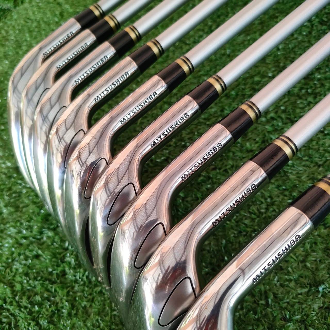 ชุดเหล็ก Mitsushiba golf JAPAN DECADE OVERSIZE ของใหม่!!! มีเหล็ก 3-9 เเละ PW SW เป็นชุดเหล็กจากญี่ปุ่นที่เน้นตีง่าย ใบใหญ่กว่าปกติ และมีถ่วงทังสเตน ไว้ทั้งด้านบนและล่างของใบเหล็ก ช่วยให้บล๊านซ์มาก!! ไม้กอล์ฟมือหนึ่ง ของแท้ BY NakaraLuxurious